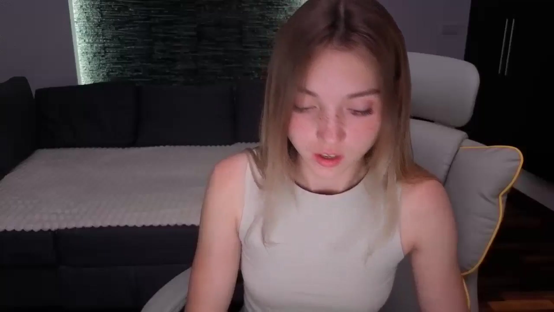 Gallery image thumbnail from Daisyy's myfreecams stream on, 08/23/2025, 20:08 image 19 of 20