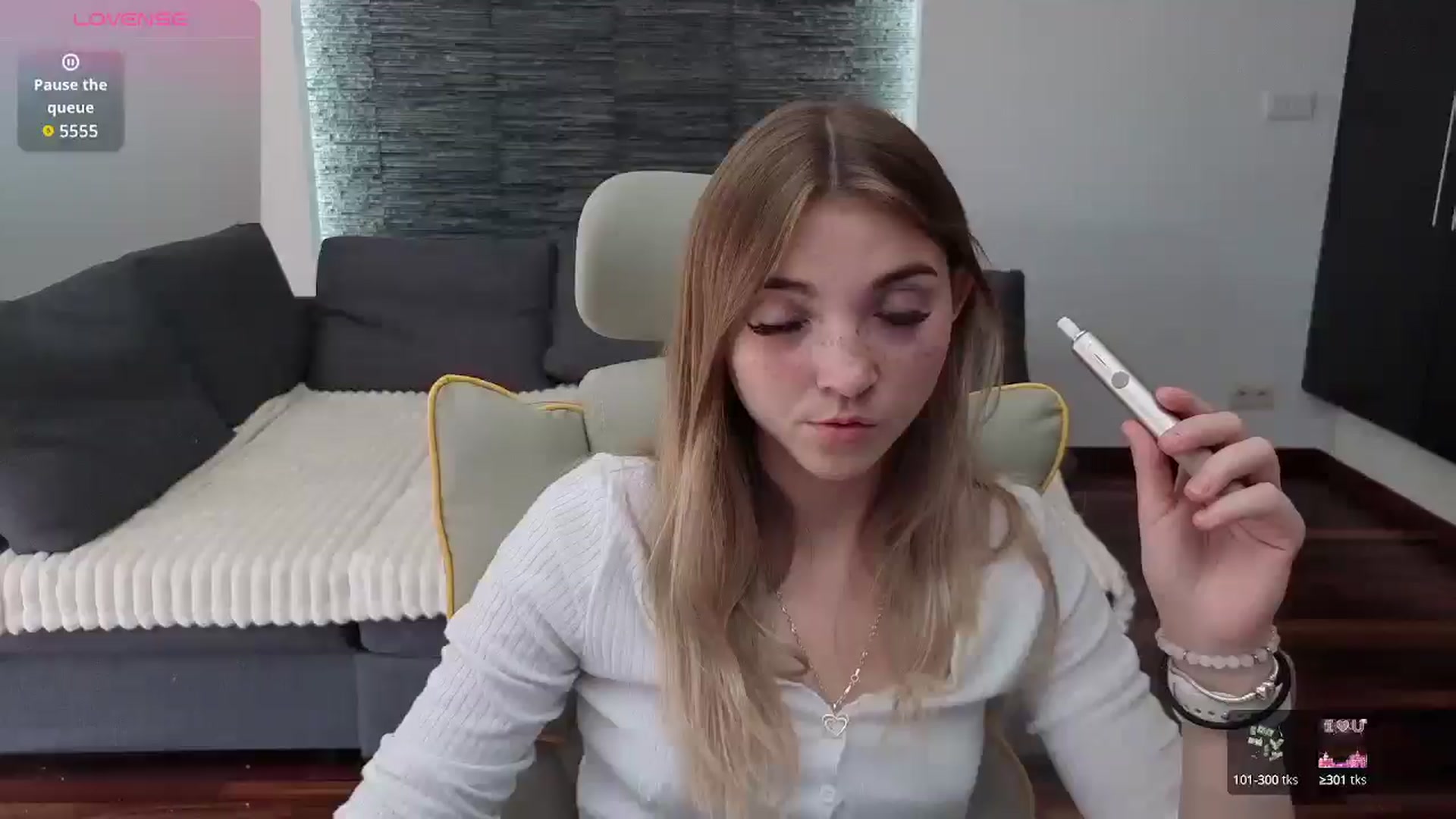 Gallery image thumbnail from Daisyy's myfreecams stream on, 08/30/2025, 15:03 image 2 of 20