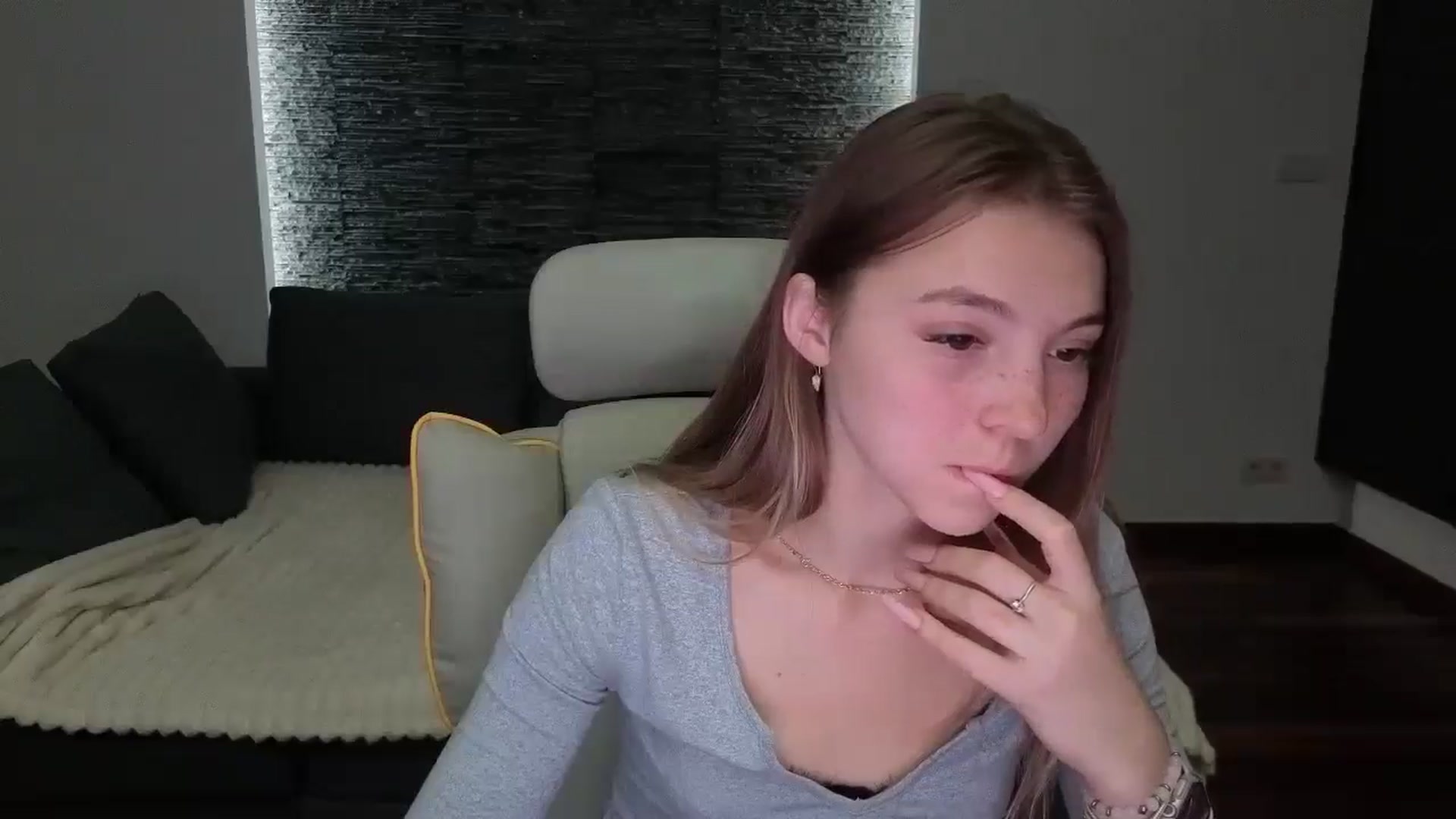 Gallery image thumbnail from Daisyy's myfreecams stream on, 09/28/2025, 21:04 image 8 of 20