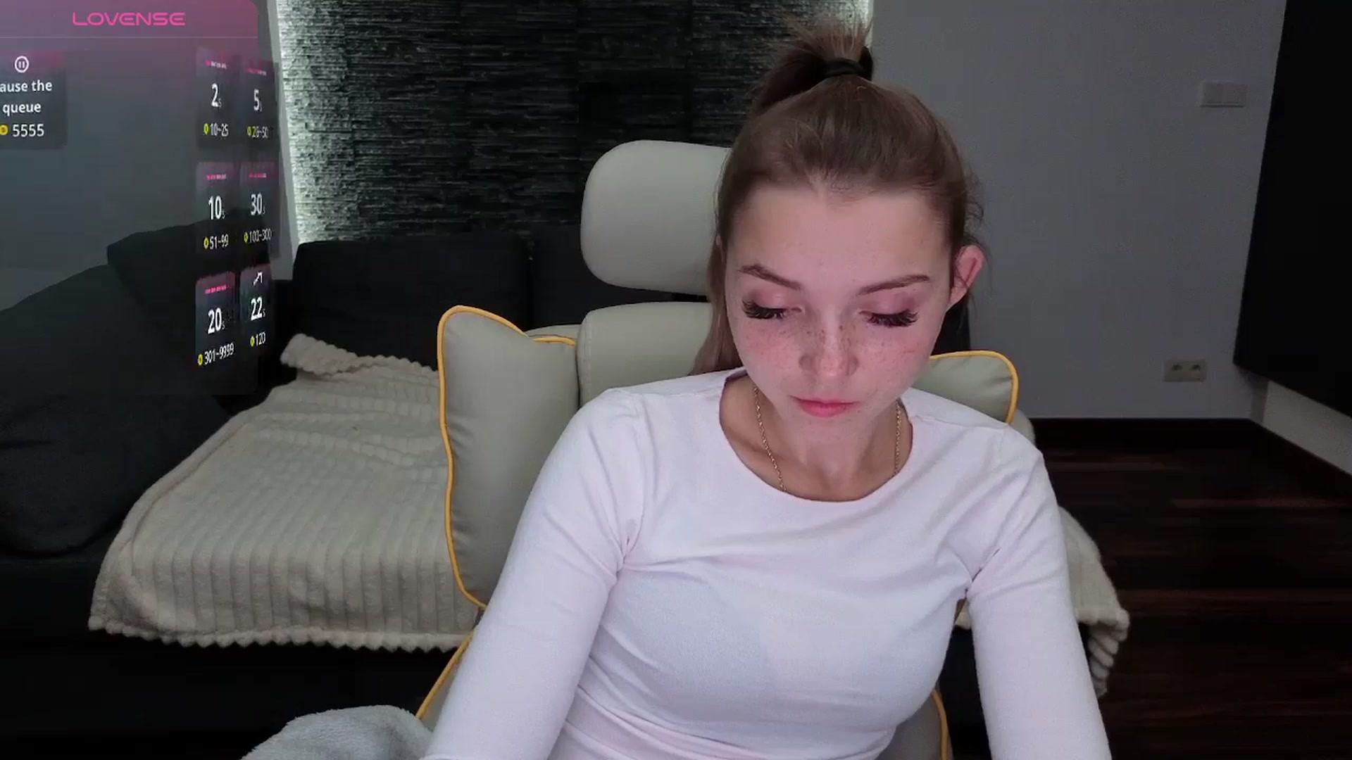 Gallery image thumbnail from Daisyy's myfreecams stream on, 11/10/2025, 18:16 image 7 of 20