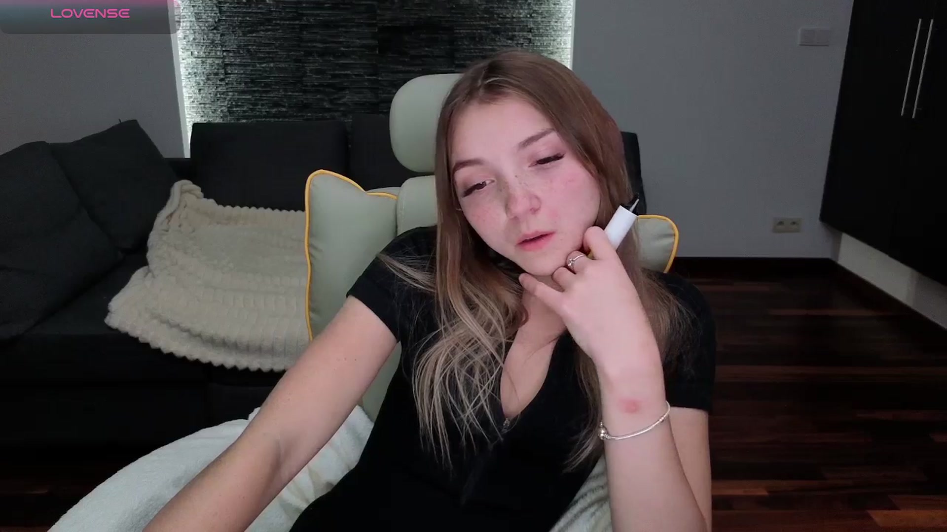 Gallery image thumbnail from Daisyy's myfreecams stream on, 11/23/2025, 18:57 image 13 of 20