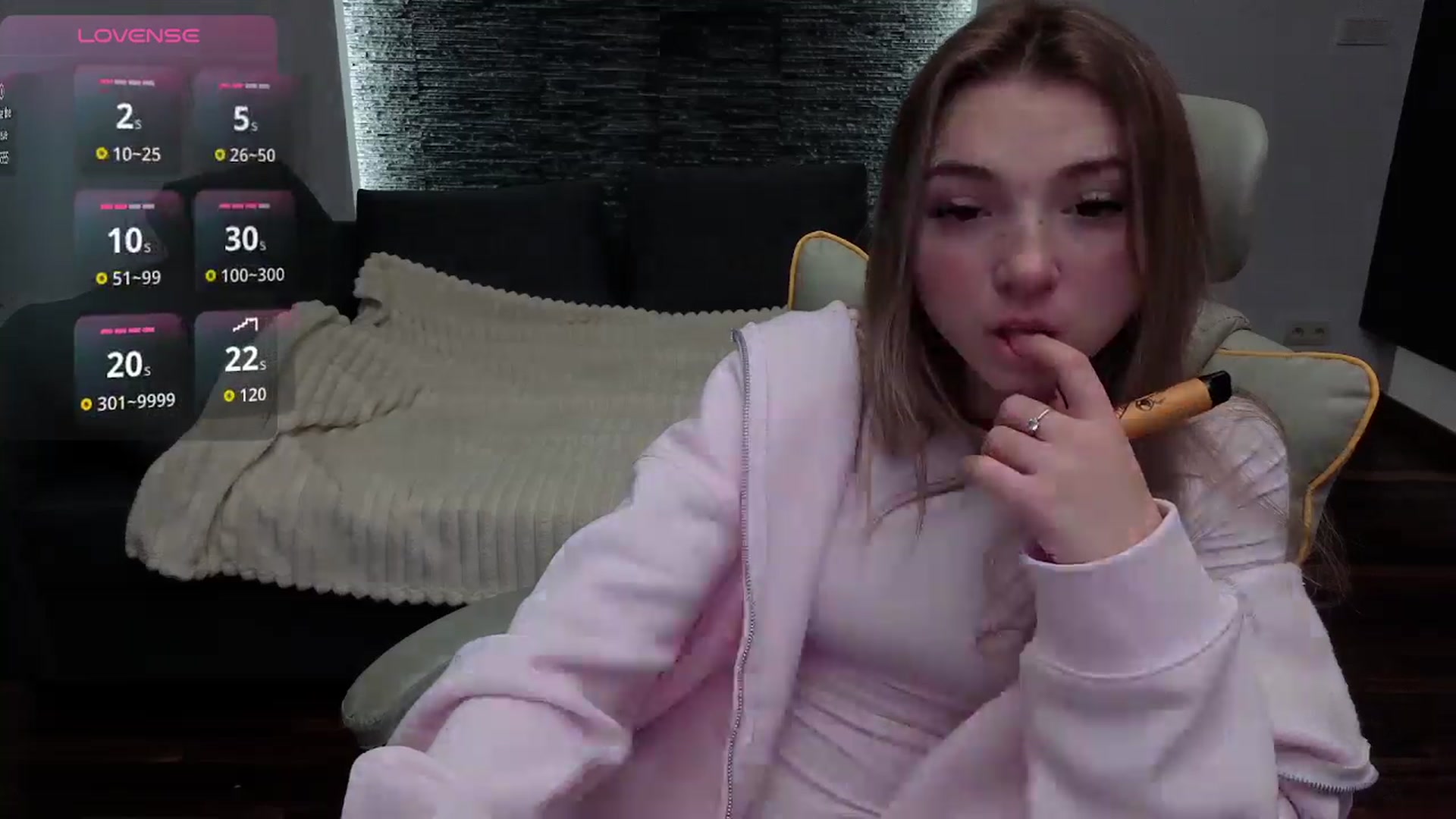 Gallery image thumbnail from Daisyy's myfreecams stream on, 12/01/2025, 18:59 image 4 of 20