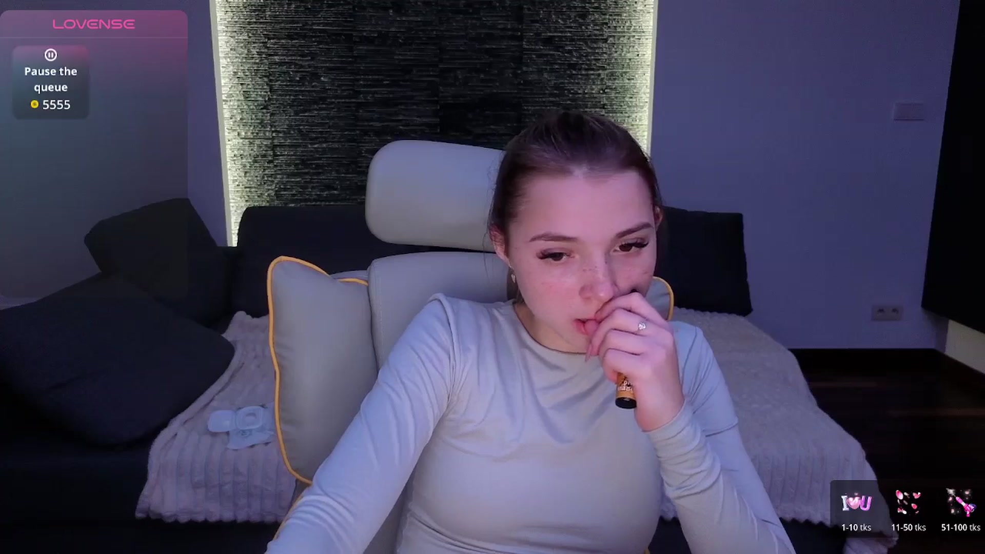 Gallery image thumbnail from Daisyy's myfreecams stream on, 12/09/2025, 24:00 image 13 of 20