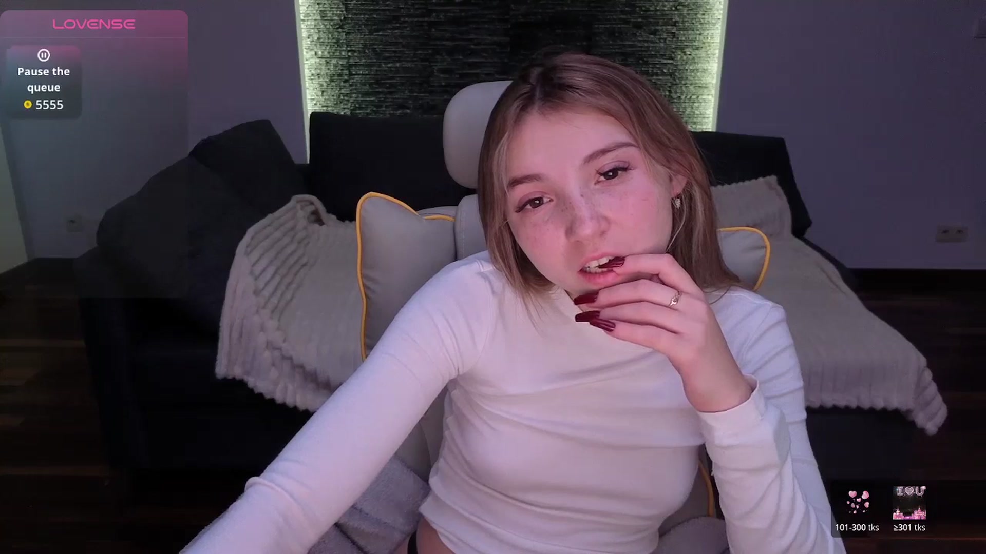 Gallery image thumbnail from Daisyy's myfreecams stream on, 12/28/2025, 04:09 image 13 of 20
