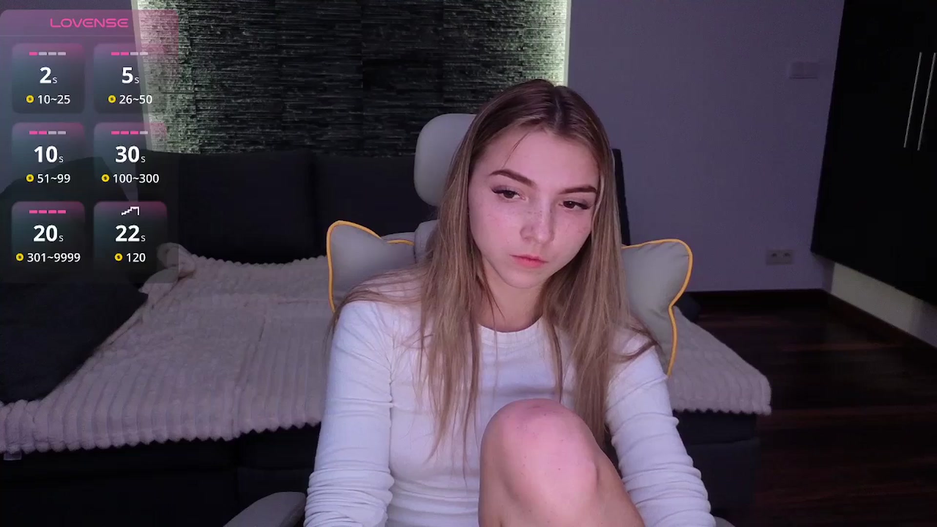 Gallery image thumbnail from Daisyy's myfreecams stream on, 12/29/2025, 18:16 image 6 of 20