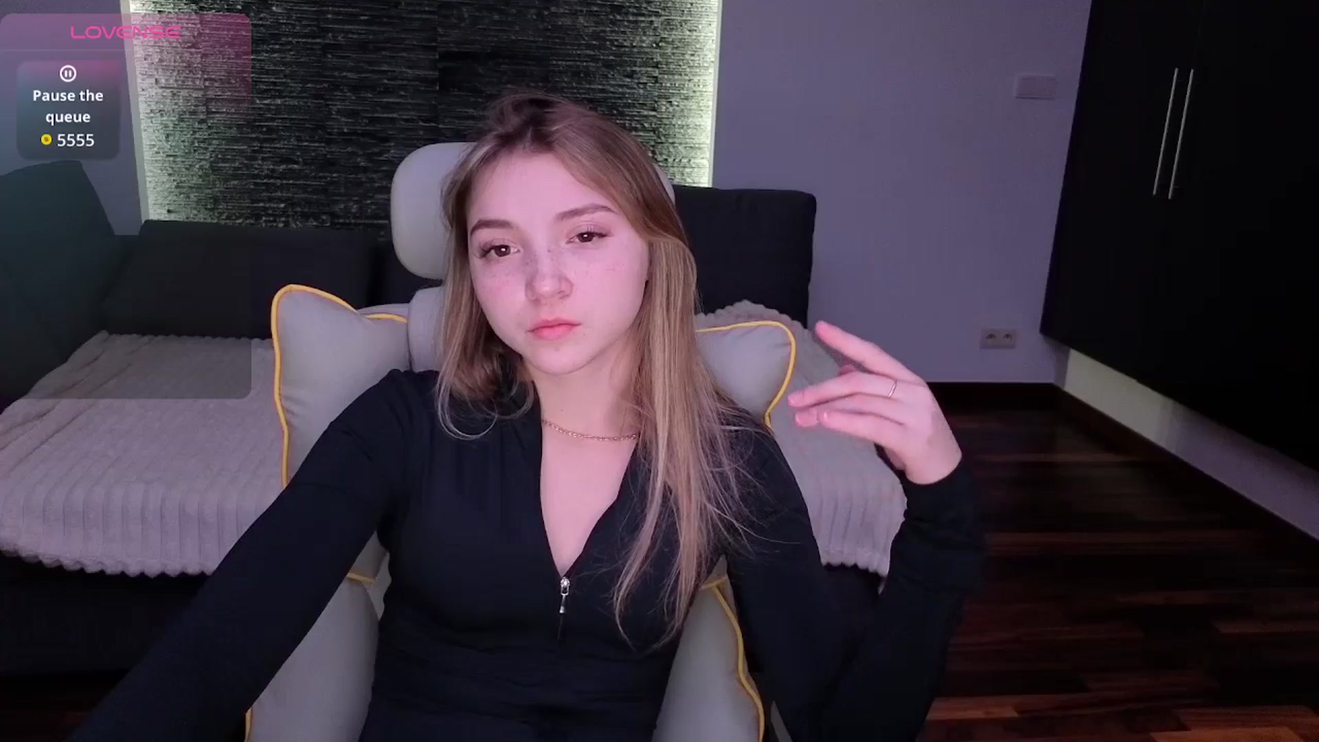 Gallery image thumbnail from Daisyy's myfreecams stream on, 01/21/2026, 17:27 image 16 of 20