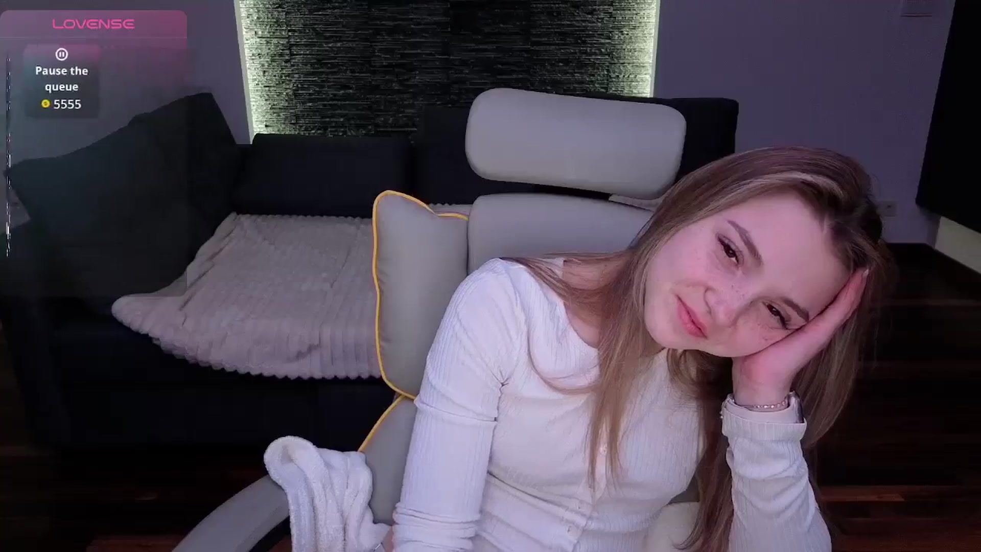 Gallery image thumbnail from Daisyy's myfreecams stream on, 01/22/2026, 19:39 image 17 of 20