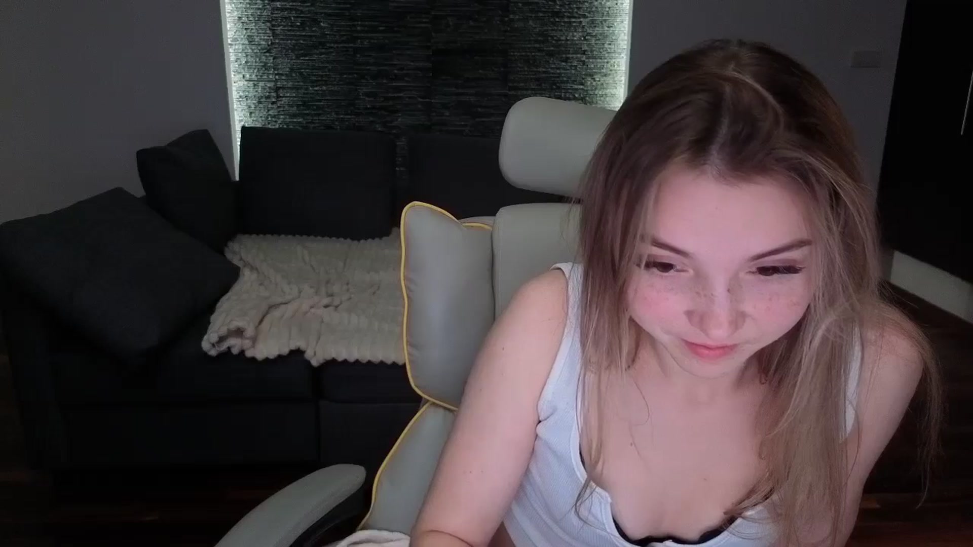 Gallery image thumbnail from Daisyy's myfreecams stream on, 03/13/2026, 17:26 image 11 of 20