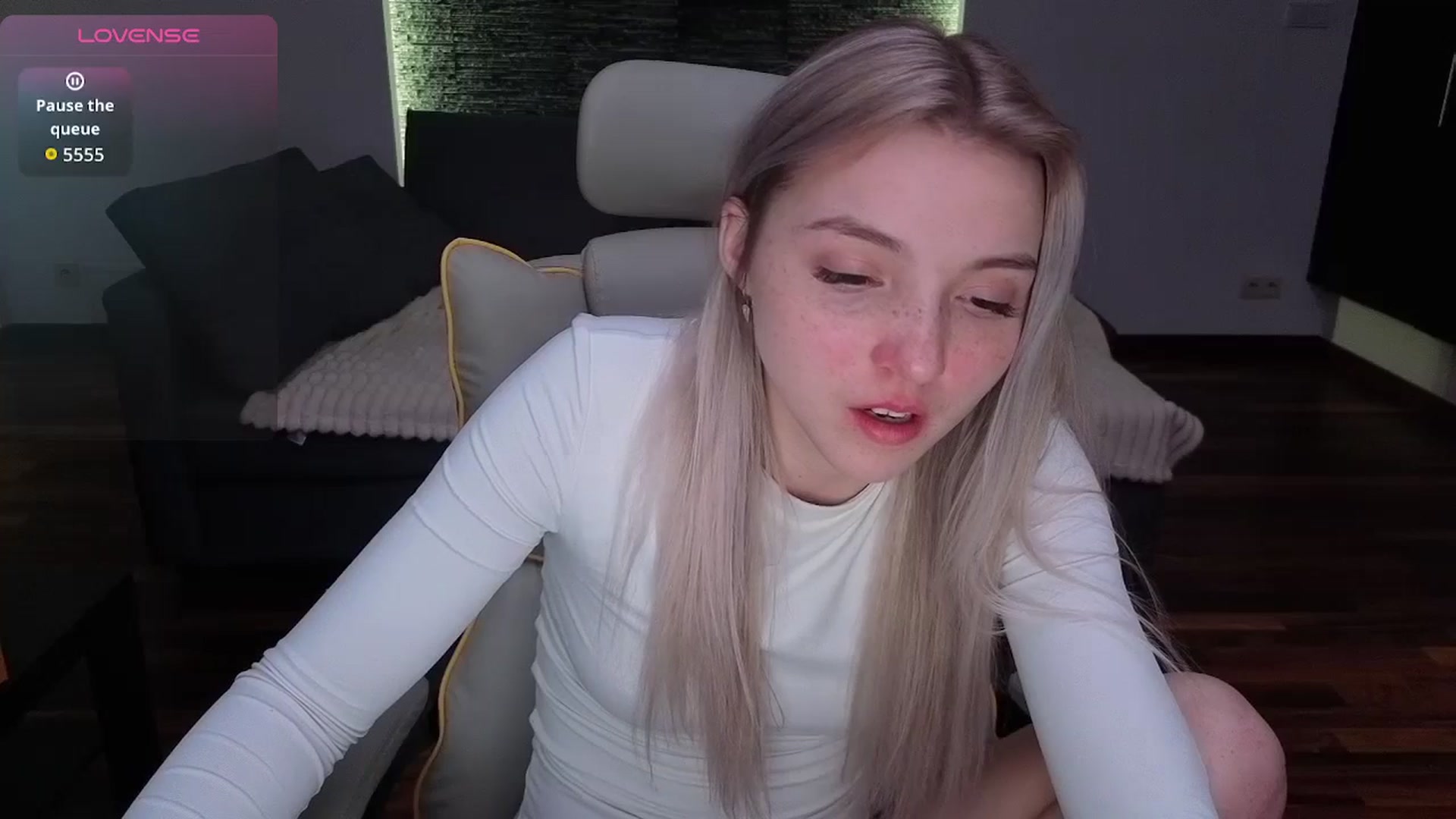 Gallery image thumbnail from Daisyy's myfreecams stream on, 03/28/2026, 01:20 image 11 of 20