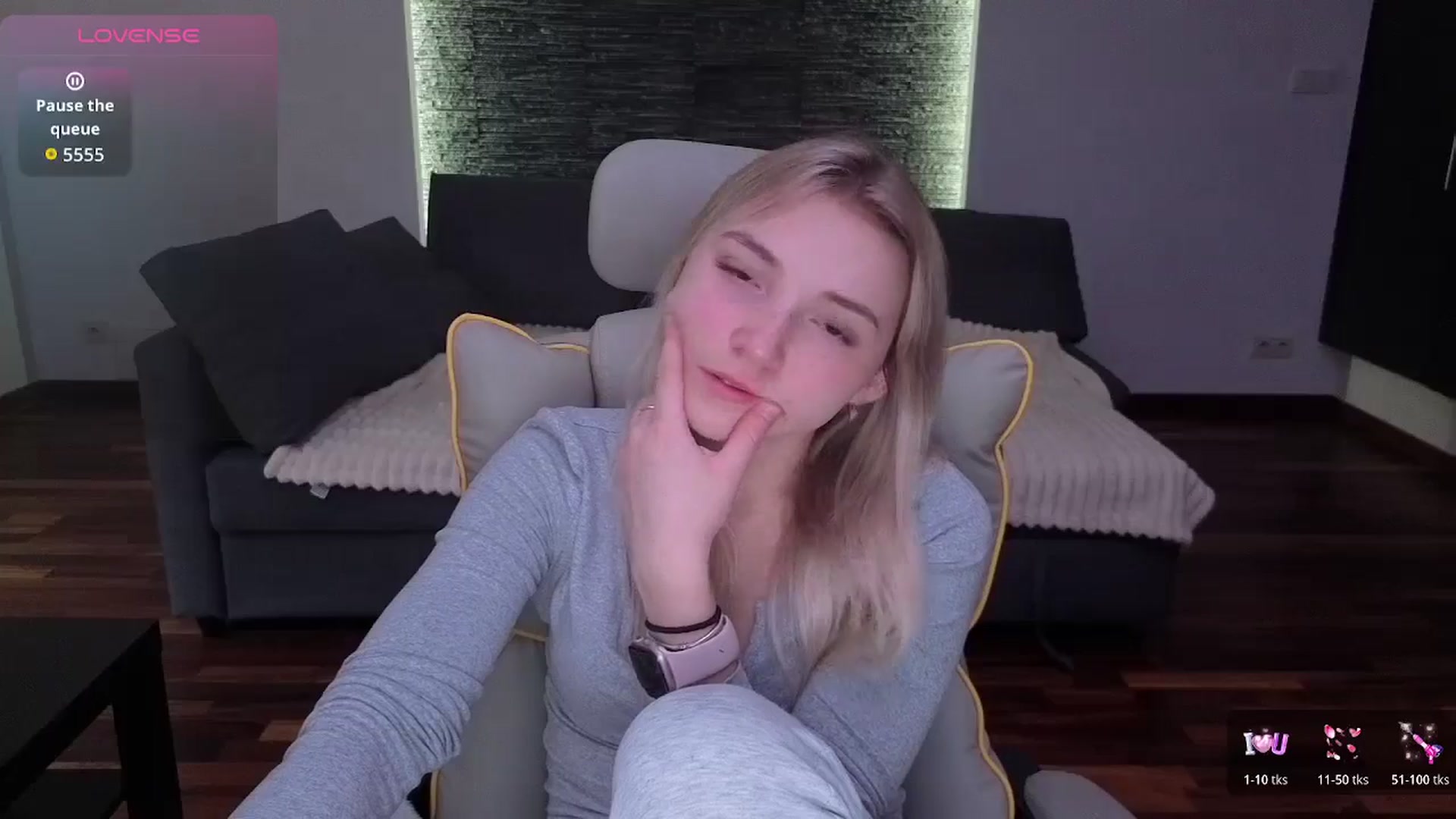 Gallery image thumbnail from Daisyy's myfreecams stream on, 03/31/2026, 12:47 image 11 of 20