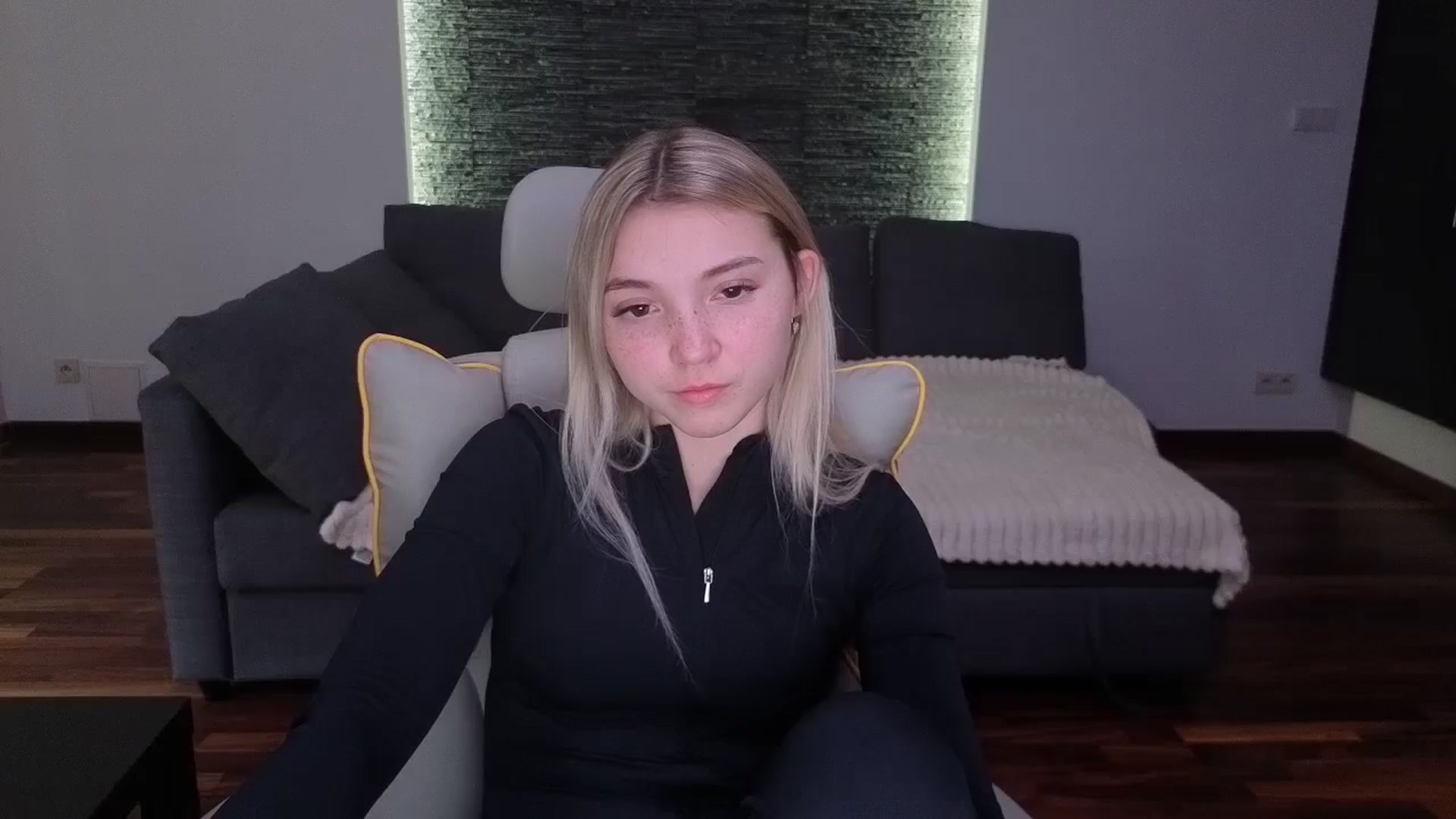 Gallery image thumbnail from Daisyy's myfreecams stream on, 04/01/2026, 15:04 image 3 of 20