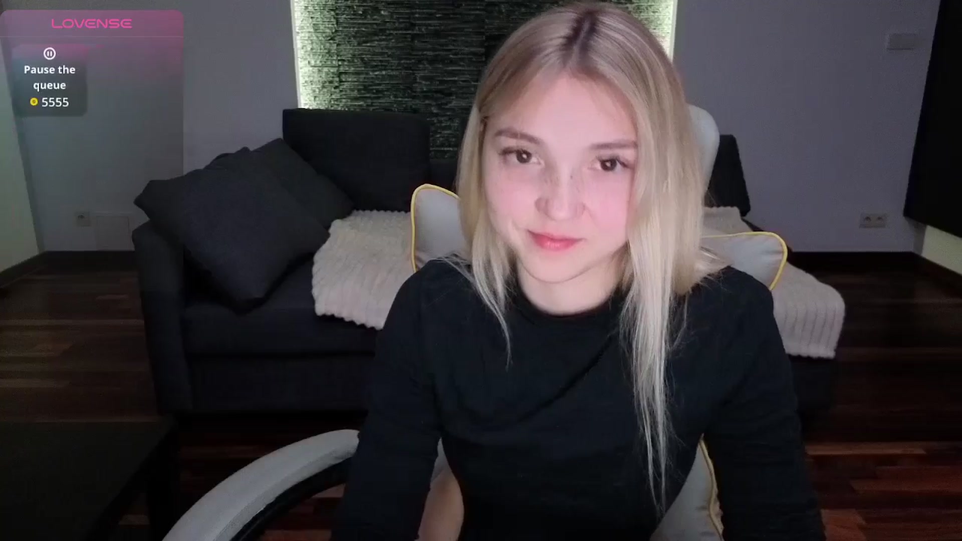 Gallery image thumbnail from Daisyy's myfreecams stream on, 04/02/2026, 20:57 image 17 of 20
