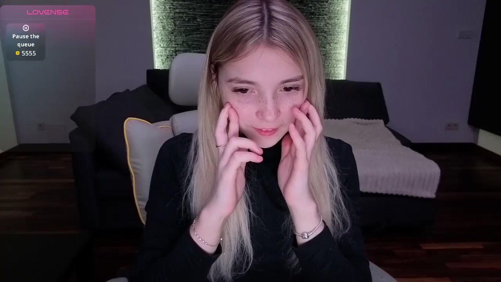 Gallery image thumbnail from Daisyy's myfreecams stream on, 04/02/2026, 20:57 image 2 of 20