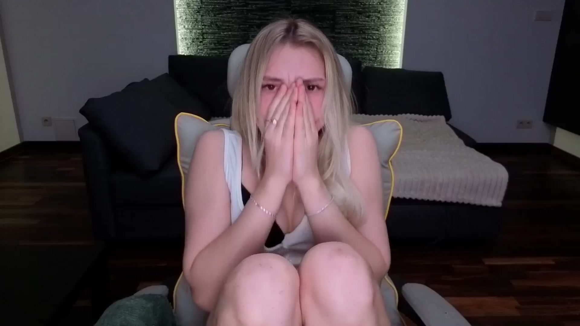 Gallery image thumbnail from Daisyy's myfreecams stream on, 04/02/2026, 22:20 image 15 of 20