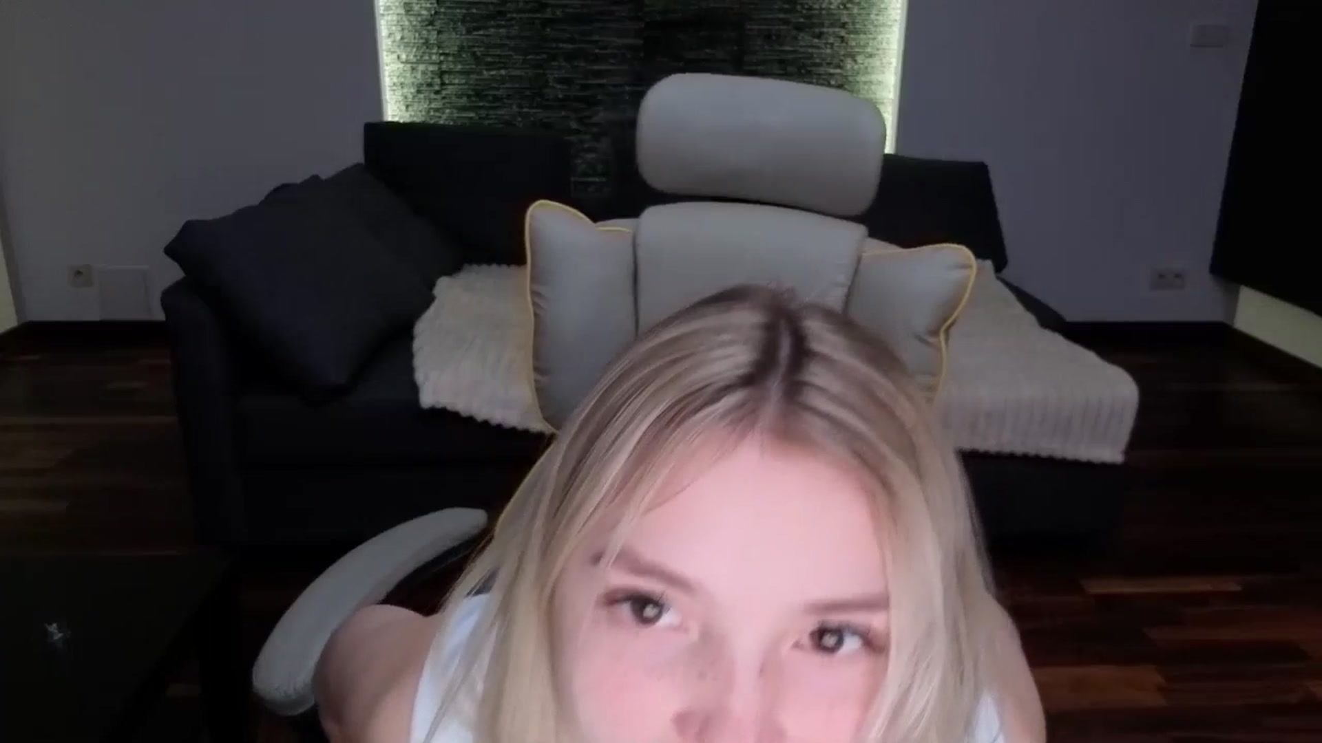 Gallery image thumbnail from Daisyy's myfreecams stream on, 04/02/2026, 23:34 image 20 of 20