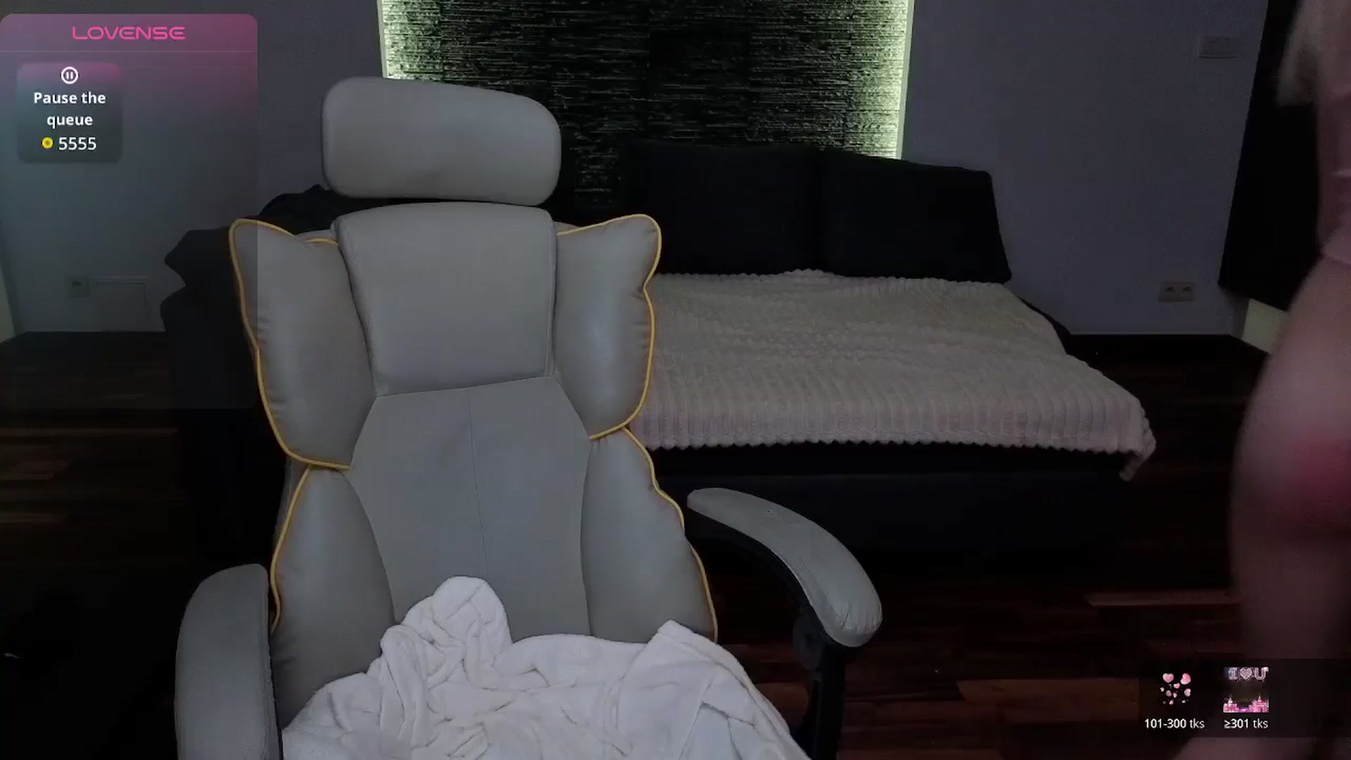 Gallery image thumbnail from Daisyy's myfreecams stream on, 04/03/2026, 21:03 image 19 of 20