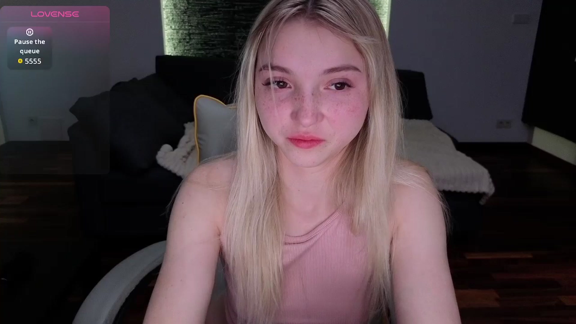 Gallery image thumbnail from Daisyy's myfreecams stream on, 04/03/2026, 21:03 image 15 of 20