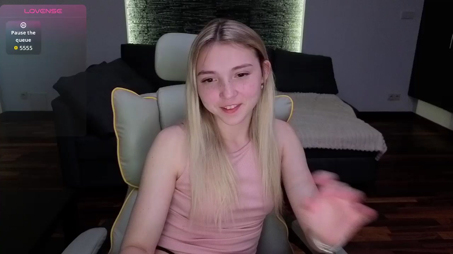 Gallery image thumbnail from Daisyy's myfreecams stream on, 04/03/2026, 21:03 image 5 of 20
