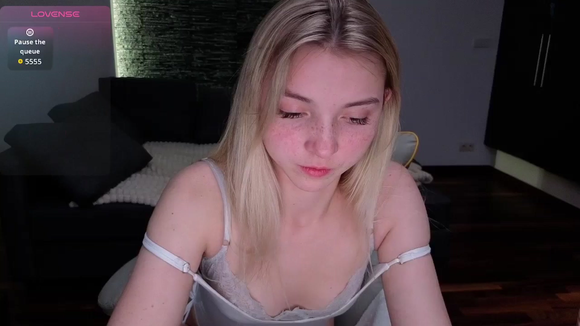 Gallery image thumbnail from Daisyy's myfreecams stream on, 04/05/2026, 21:39 image 4 of 20