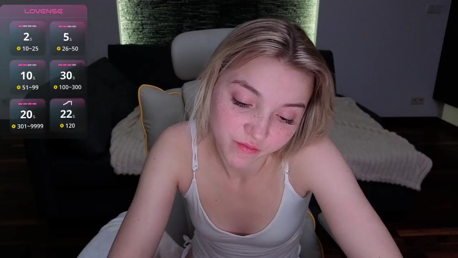 Gallery image thumbnail from Daisyy's myfreecams stream on, 04/05/2026, 23:52 image 17 of 20