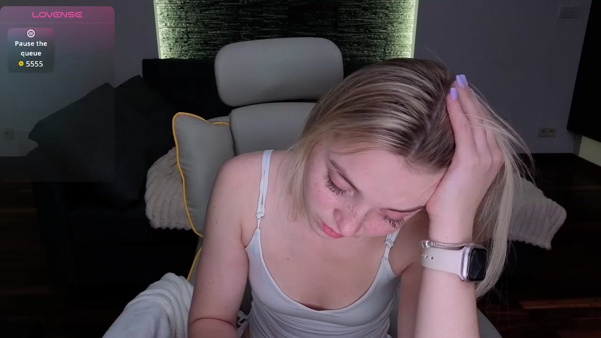 Gallery image thumbnail from Daisyy's myfreecams stream on, 04/05/2026, 23:52 image 19 of 20