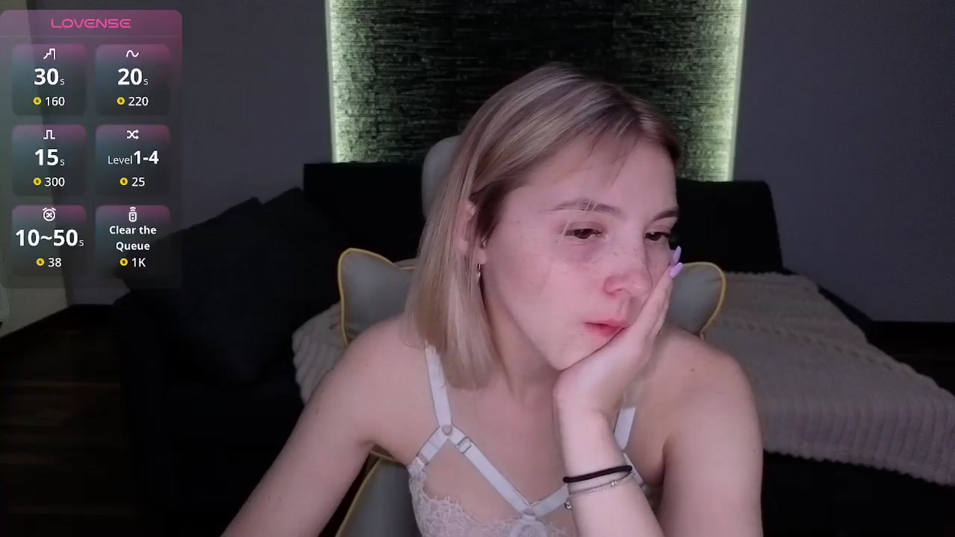 Gallery image thumbnail from Daisyy's myfreecams stream on, 04/06/2026, 22:53 image 5 of 20