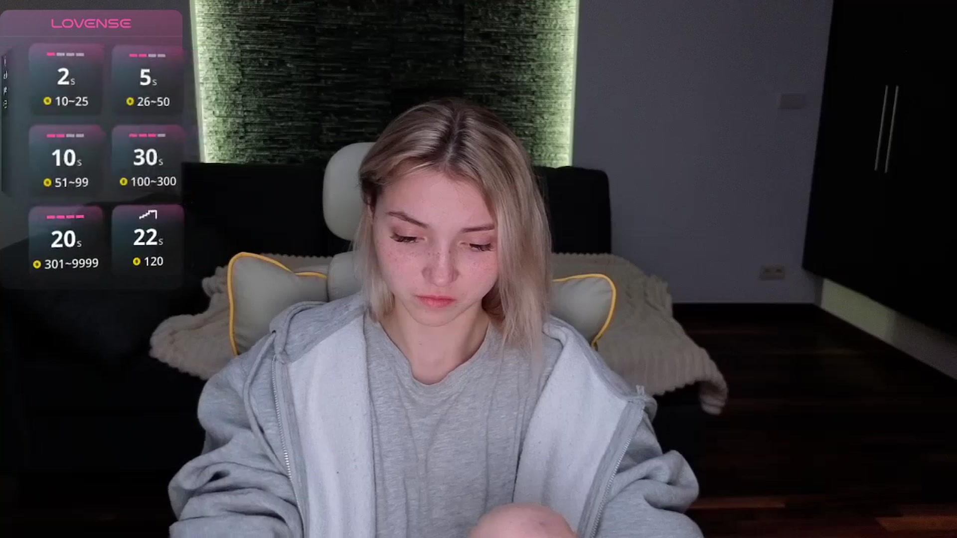 Gallery image thumbnail from Daisyy's myfreecams stream on, 04/08/2026, 20:12 image 15 of 20