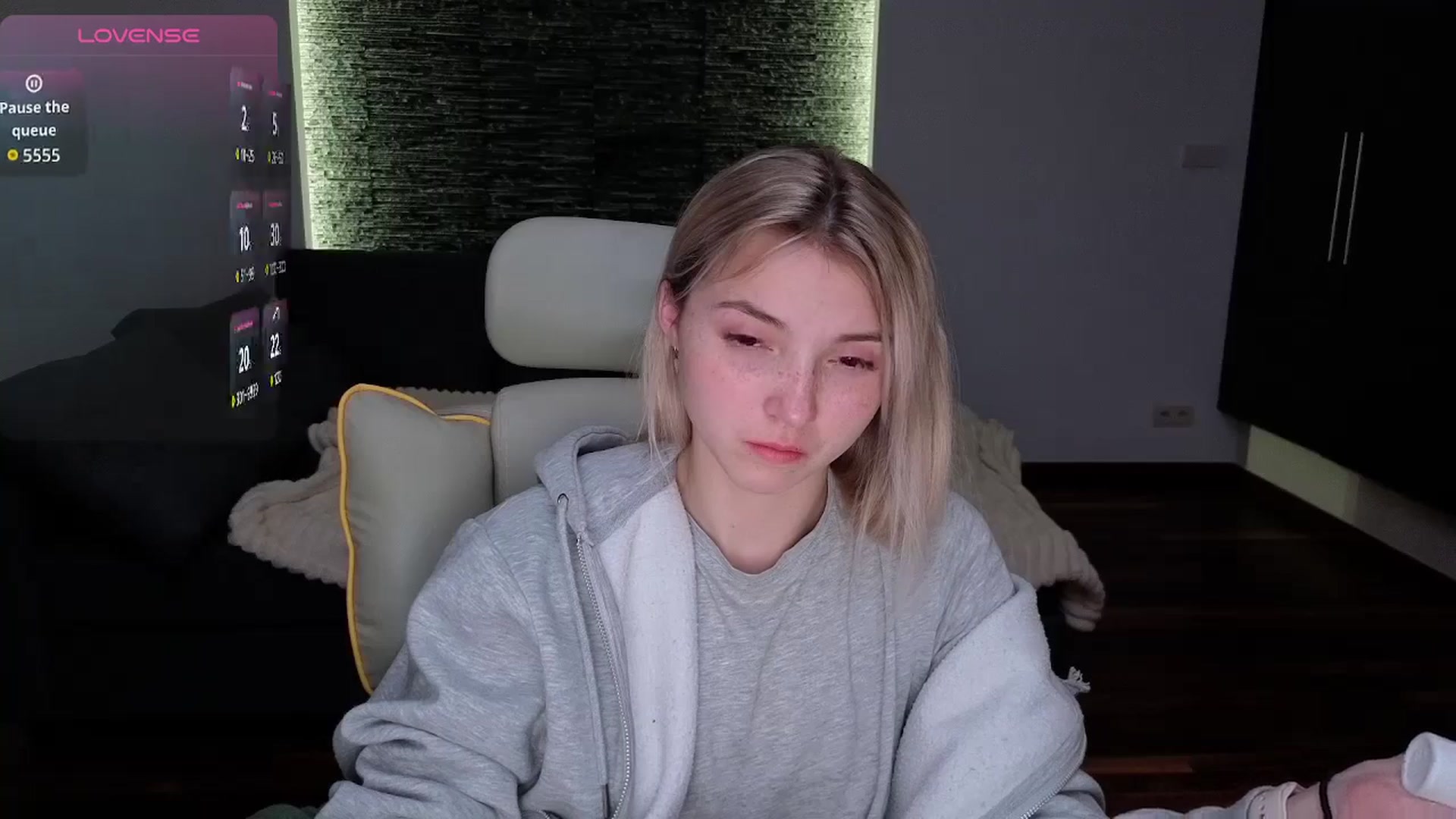 Gallery image thumbnail from Daisyy's myfreecams stream on, 04/08/2026, 20:12 image 18 of 20
