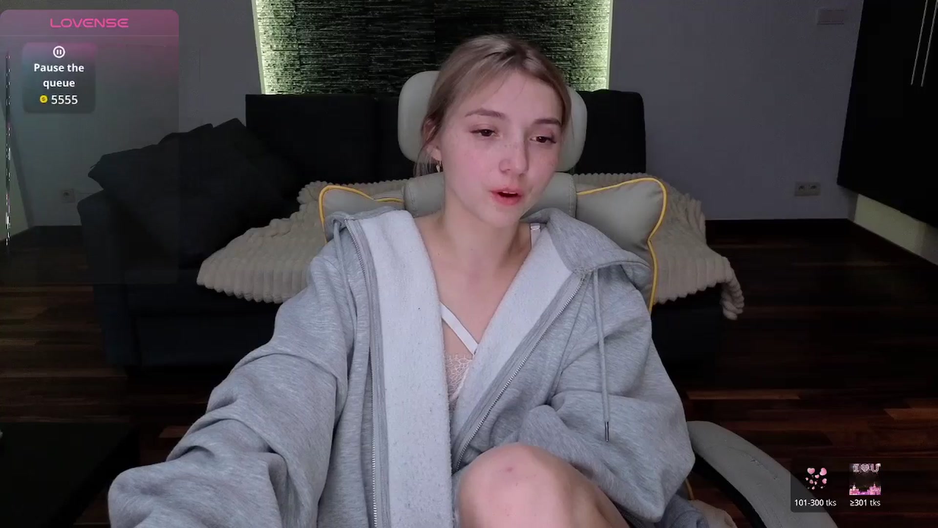 Gallery image thumbnail from Daisyy's myfreecams stream on, 04/09/2026, 17:59 image 13 of 20