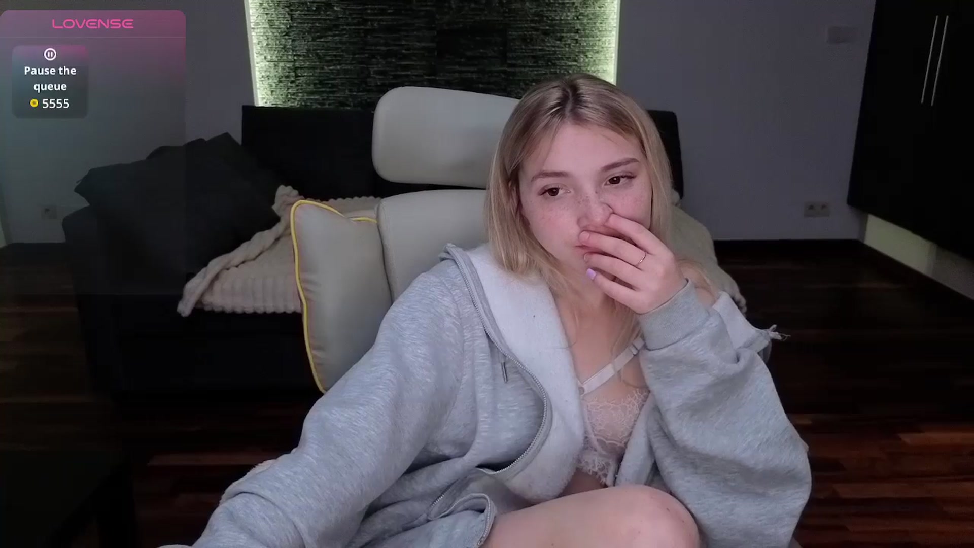 Gallery image thumbnail from Daisyy's myfreecams stream on, 04/09/2026, 20:16 image 12 of 20