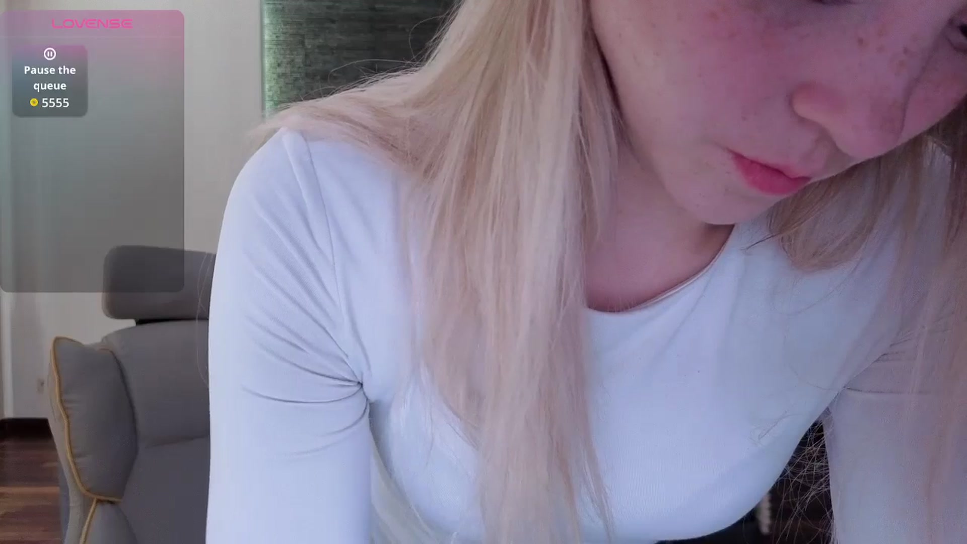 Gallery image thumbnail from Daisyy's myfreecams stream on, 04/10/2026, 14:45 image 13 of 20