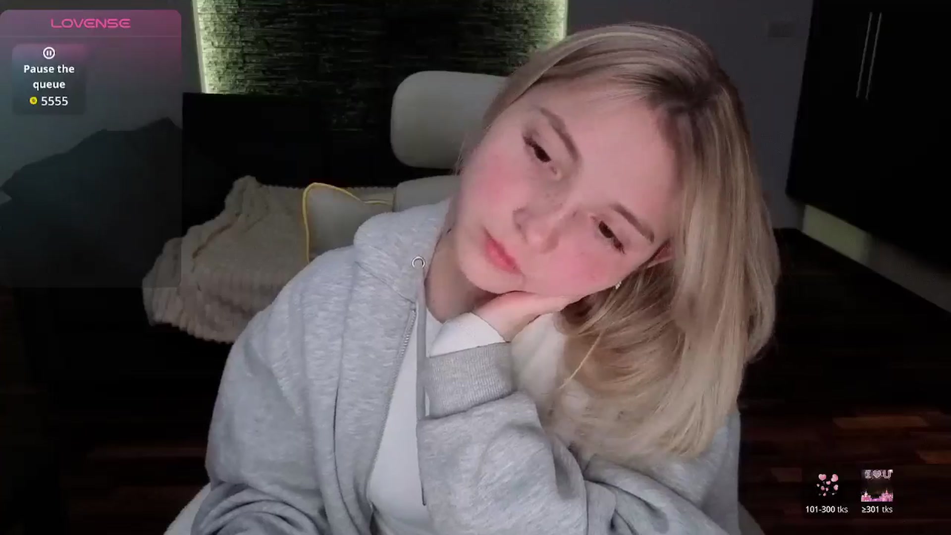 Gallery image thumbnail from Daisyy's myfreecams stream on, 04/10/2026, 18:31 image 5 of 20