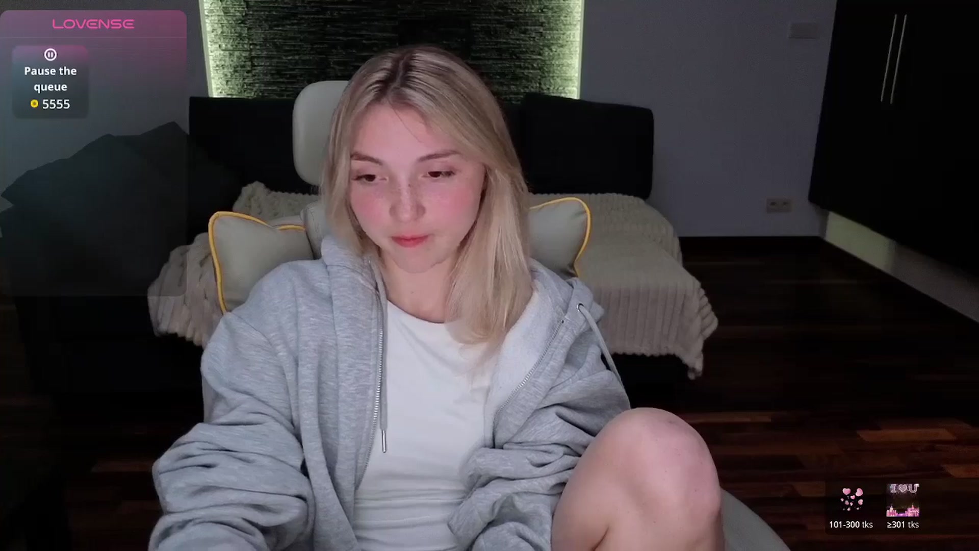 Gallery image thumbnail from Daisyy's myfreecams stream on, 04/10/2026, 18:31 image 12 of 20