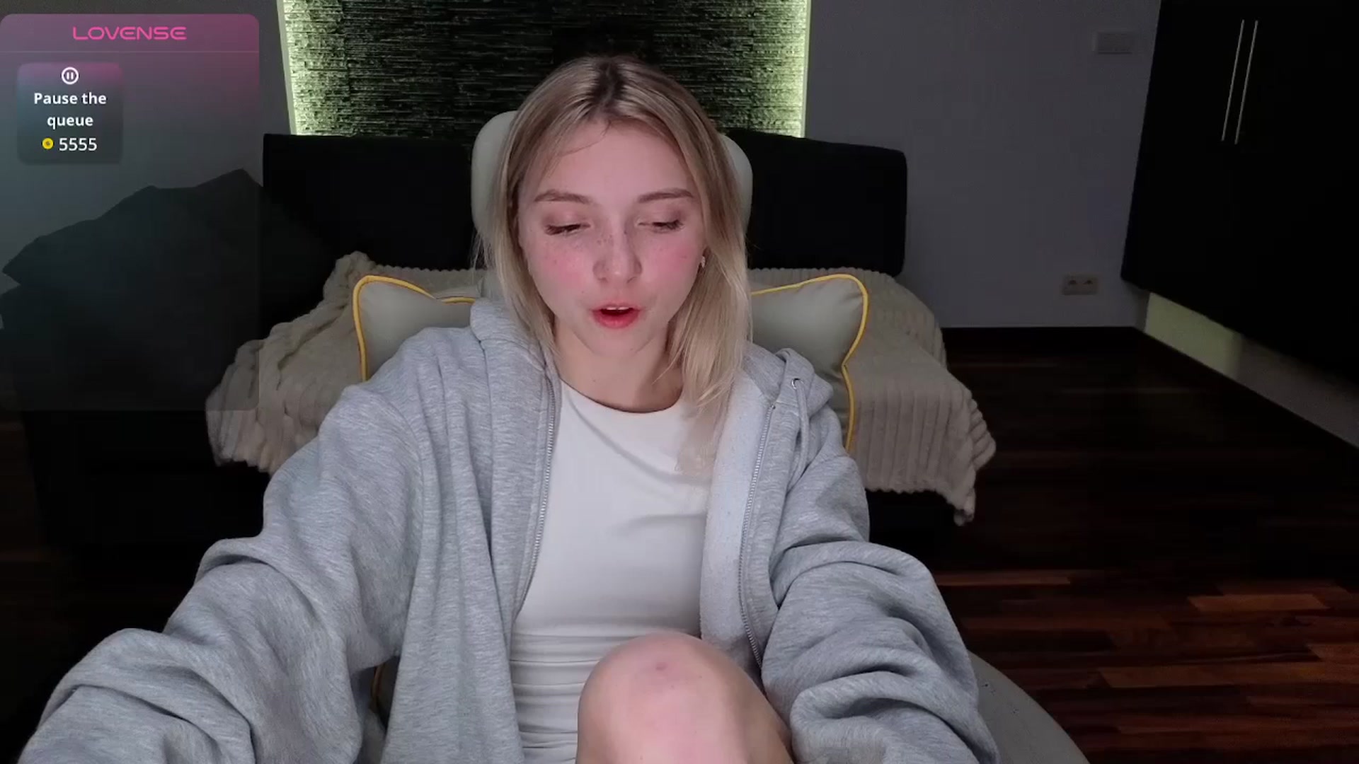 Gallery image thumbnail from Daisyy's myfreecams stream on, 04/10/2026, 18:31 image 2 of 20