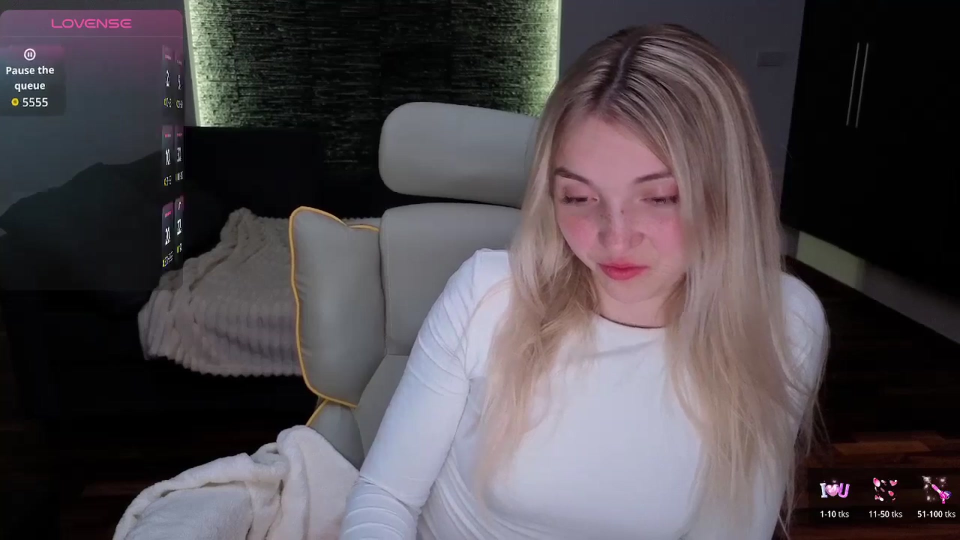 Gallery image thumbnail from Daisyy's myfreecams stream on, 04/10/2026, 21:59 image 11 of 20