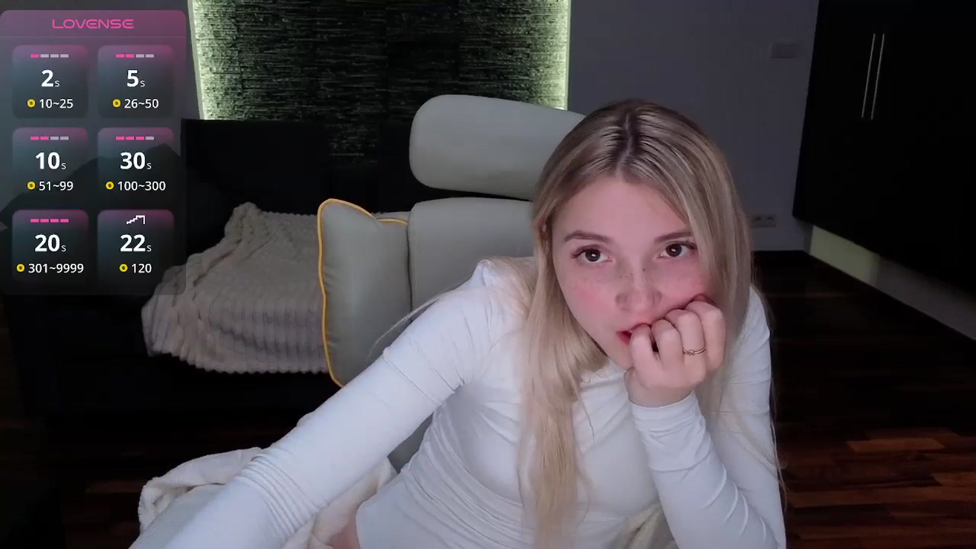 Gallery image thumbnail from Daisyy's myfreecams stream on, 04/10/2026, 21:59 image 4 of 20