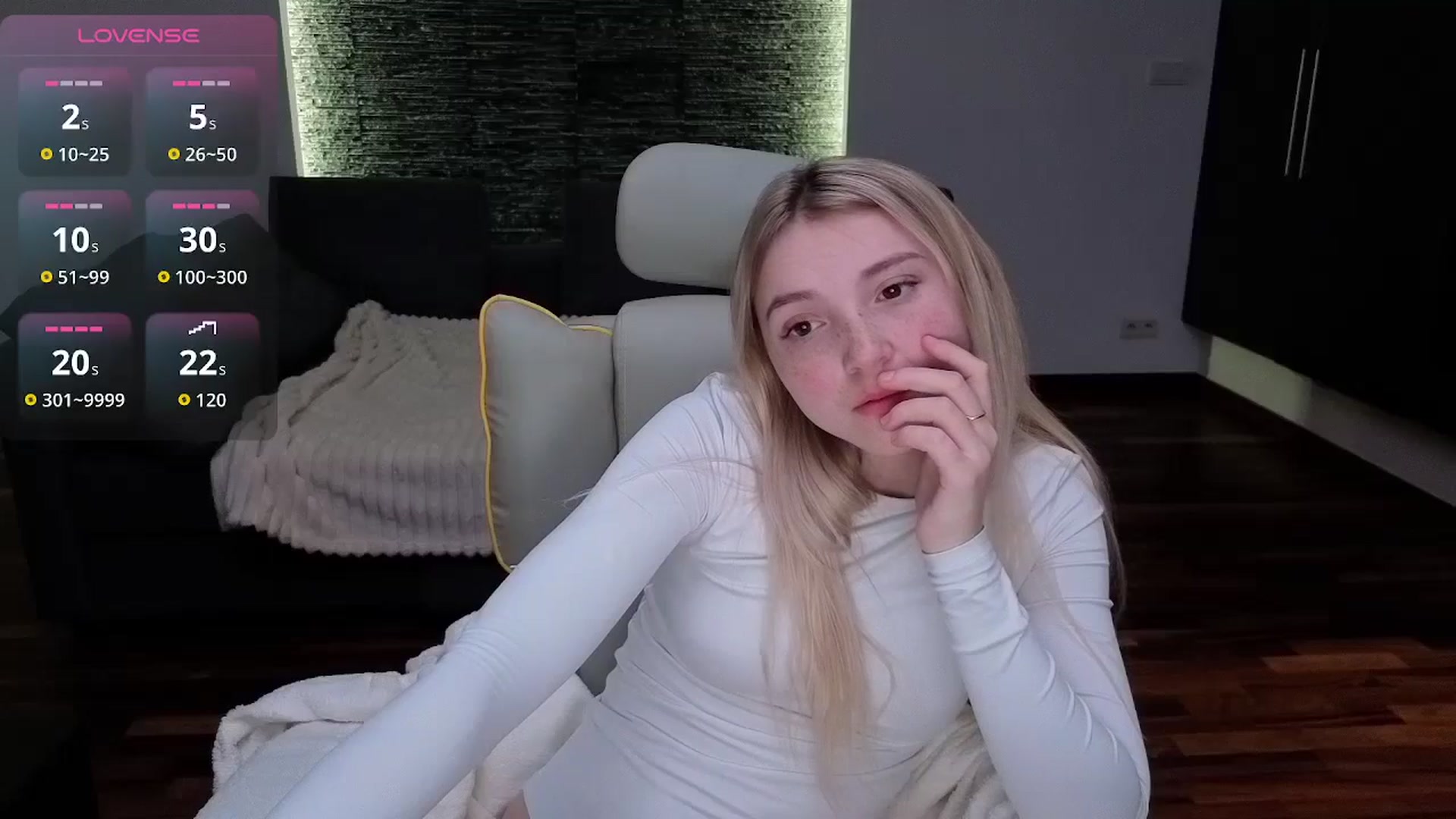 Gallery image thumbnail from Daisyy's myfreecams stream on, 04/10/2026, 21:59 image 5 of 20