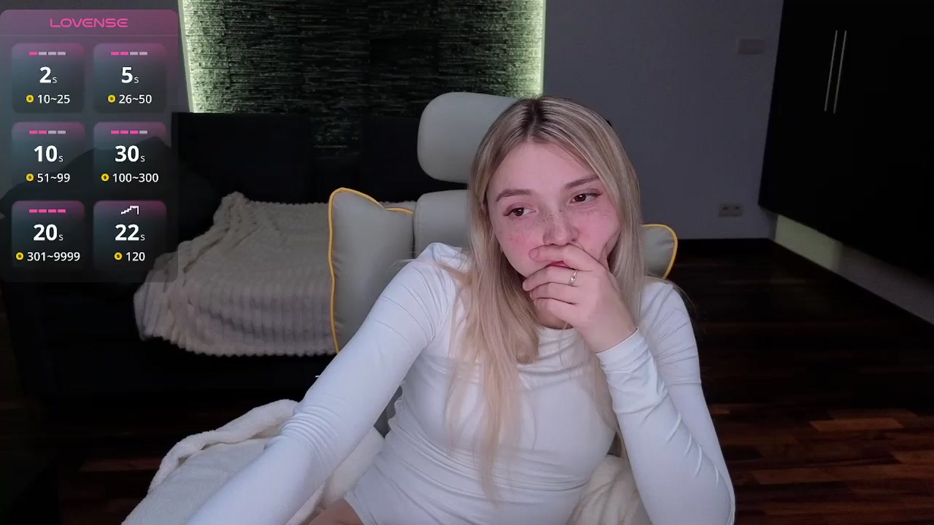 Gallery image thumbnail from Daisyy's myfreecams stream on, 04/10/2026, 21:59 image 9 of 20