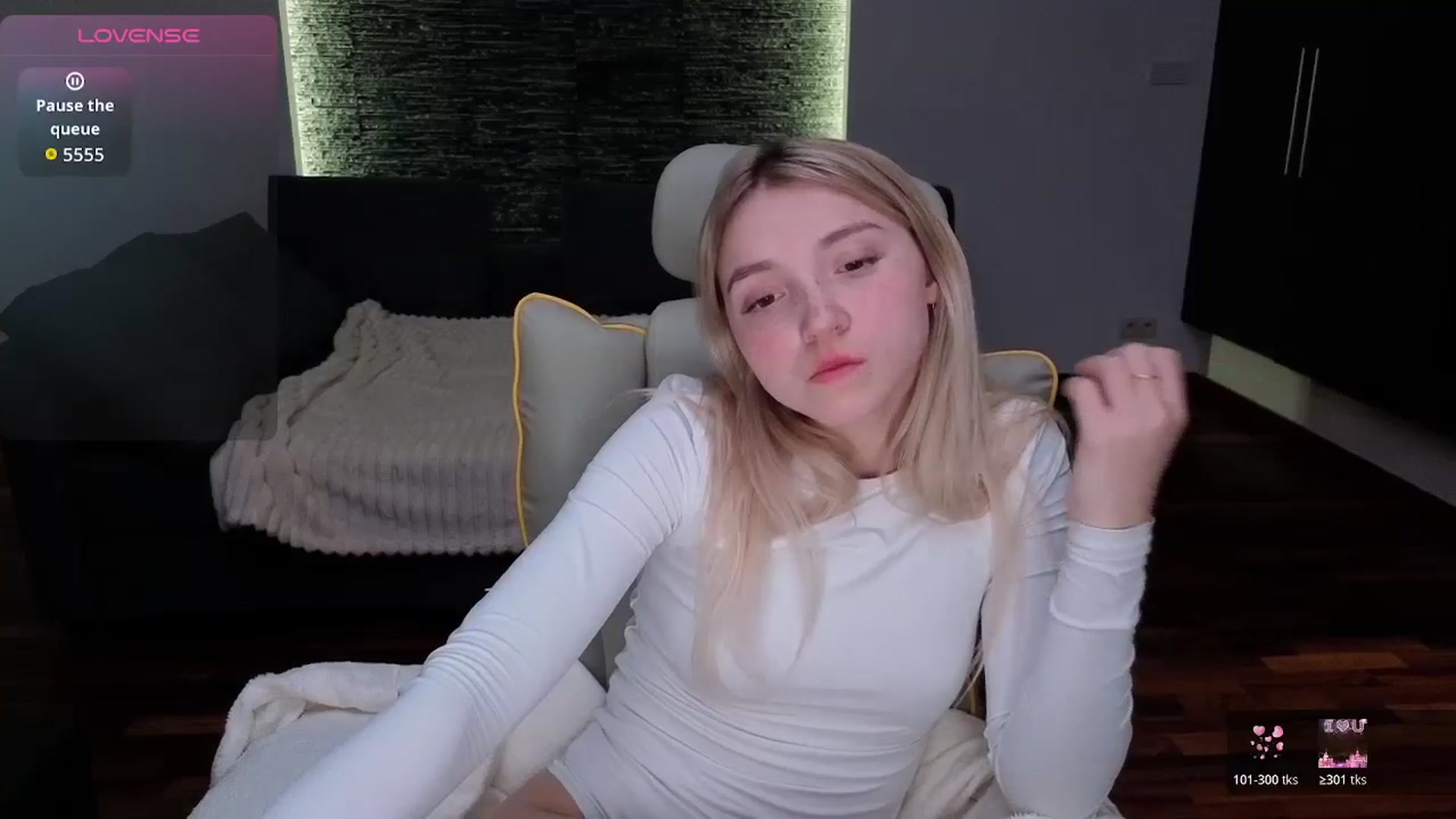 Gallery image thumbnail from Daisyy's myfreecams stream on, 04/10/2026, 21:59 image 7 of 20