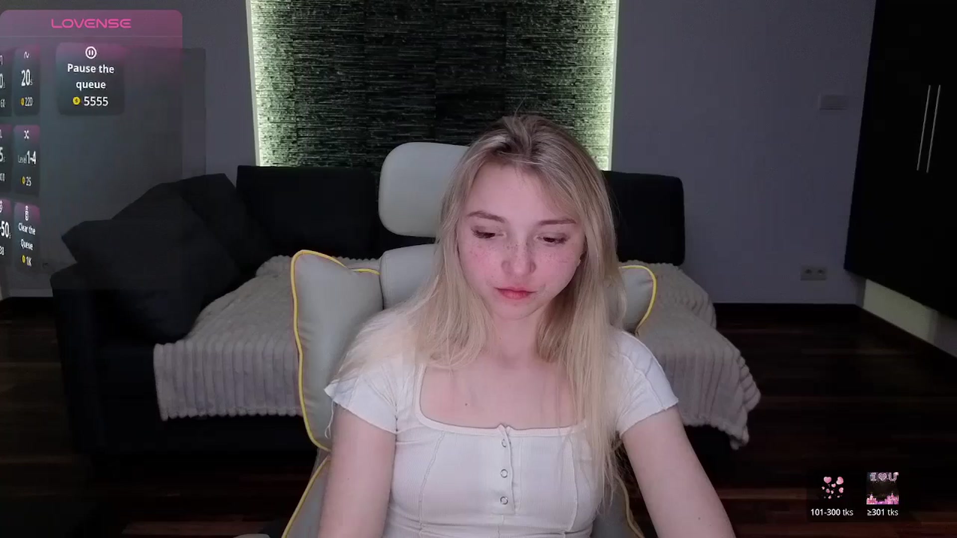 Gallery image thumbnail from Daisyy's myfreecams stream on, 04/13/2026, 19:58 image 14 of 20