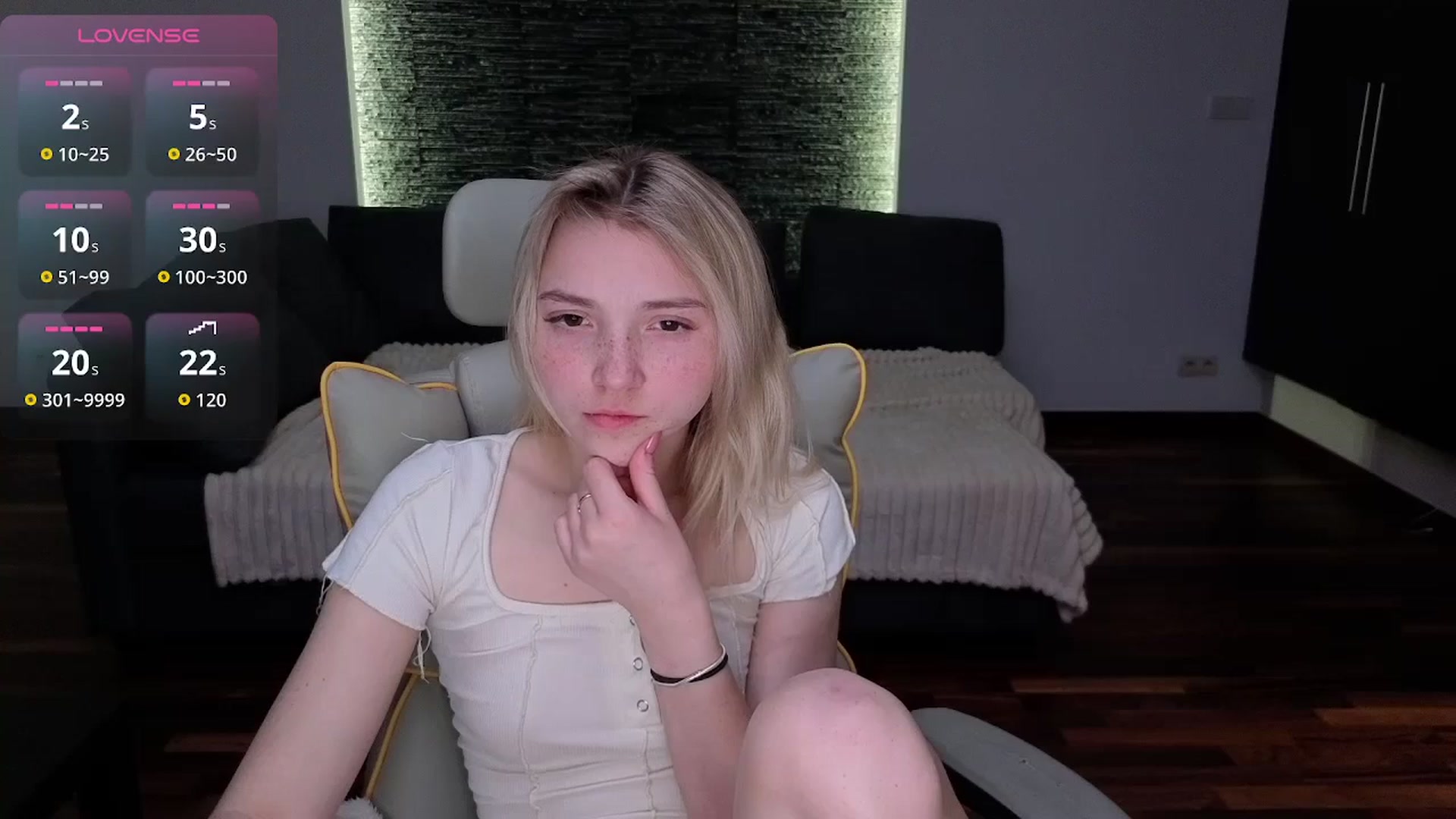 Gallery image thumbnail from Daisyy's myfreecams stream on, 04/13/2026, 19:58 image 9 of 20