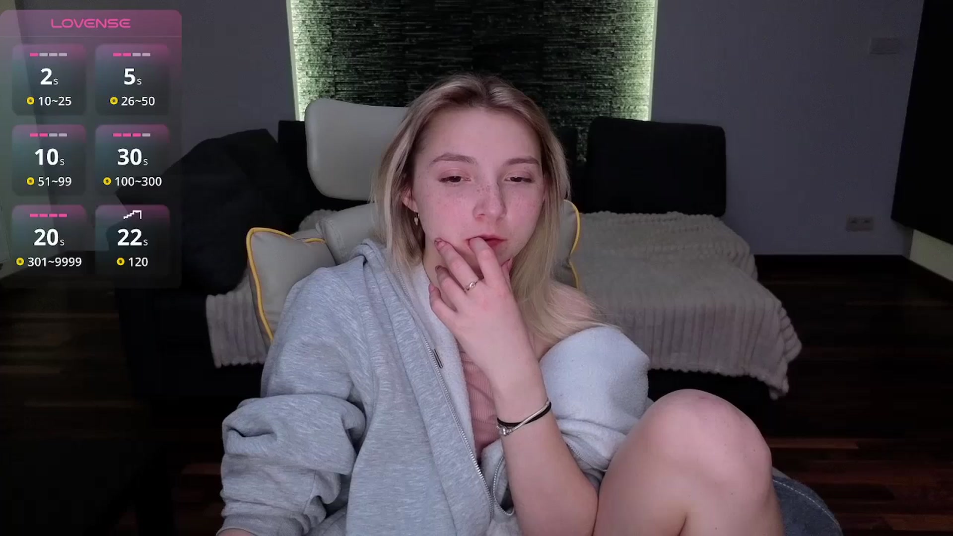 Gallery image thumbnail from Daisyy's myfreecams stream on, 04/14/2026, 24:04 image 19 of 20
