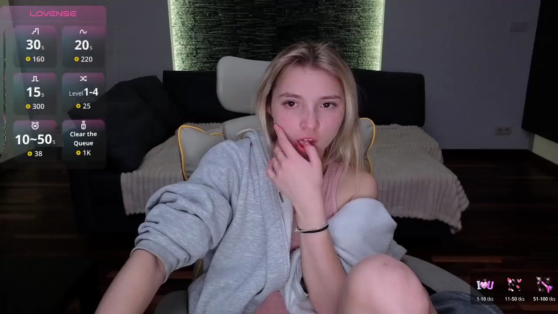 Gallery image thumbnail from Daisyy's myfreecams stream on, 04/14/2026, 24:04 image 9 of 20