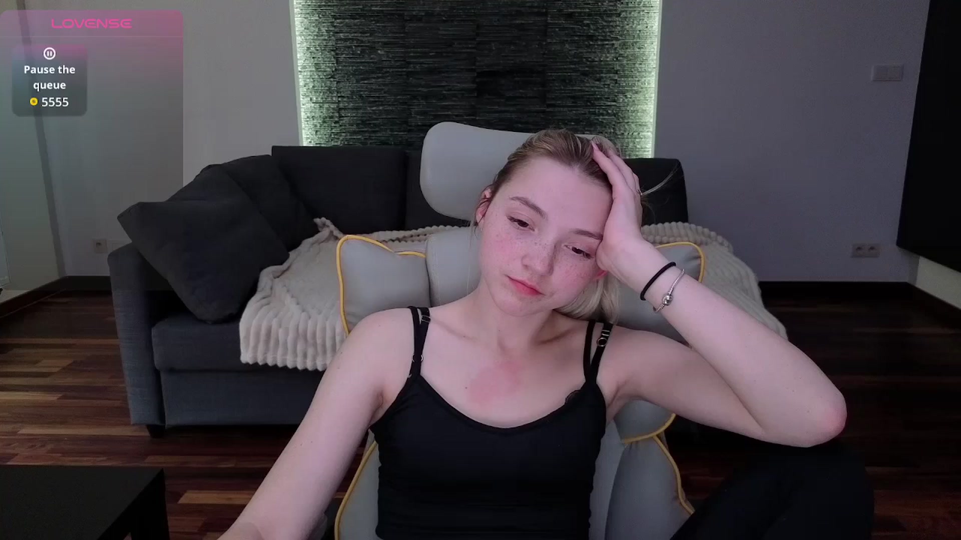 Gallery image thumbnail from Daisyy's myfreecams stream on, 04/14/2026, 16:51 image 1 of 20