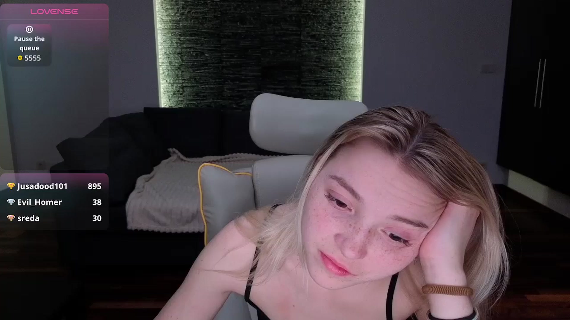 Gallery image thumbnail from Daisyy's myfreecams stream on, 04/14/2026, 17:49 image 13 of 20