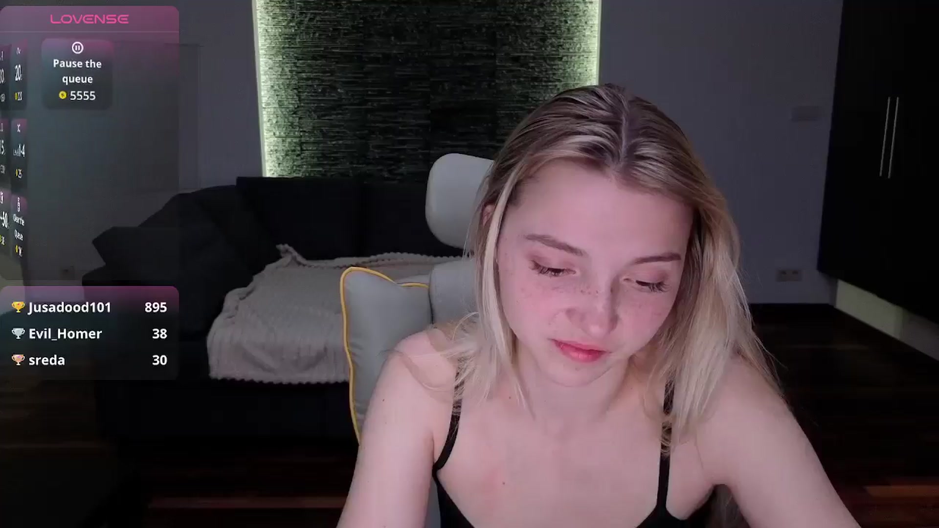 Gallery image thumbnail from Daisyy's myfreecams stream on, 04/14/2026, 17:49 image 11 of 20
