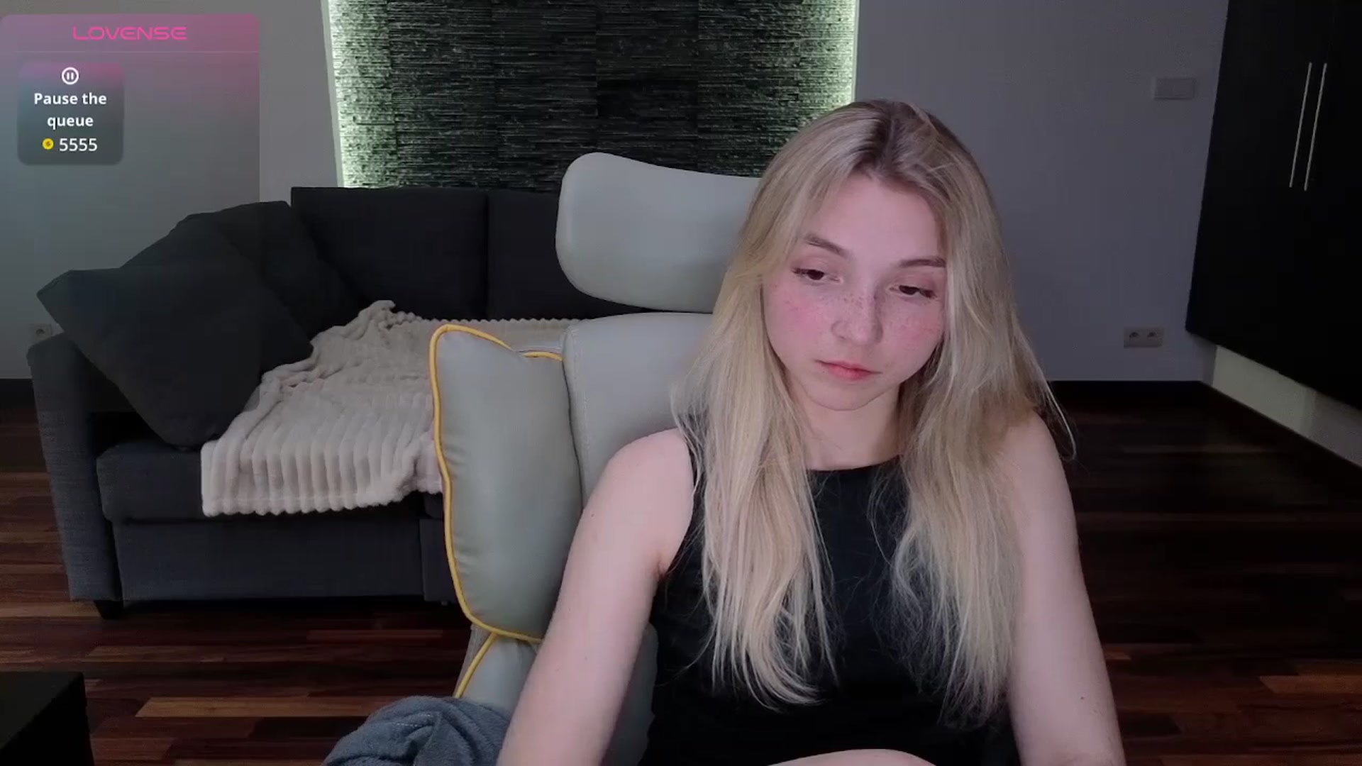 Gallery image thumbnail from Daisyy's myfreecams stream on, 04/15/2026, 14:27 image 8 of 20