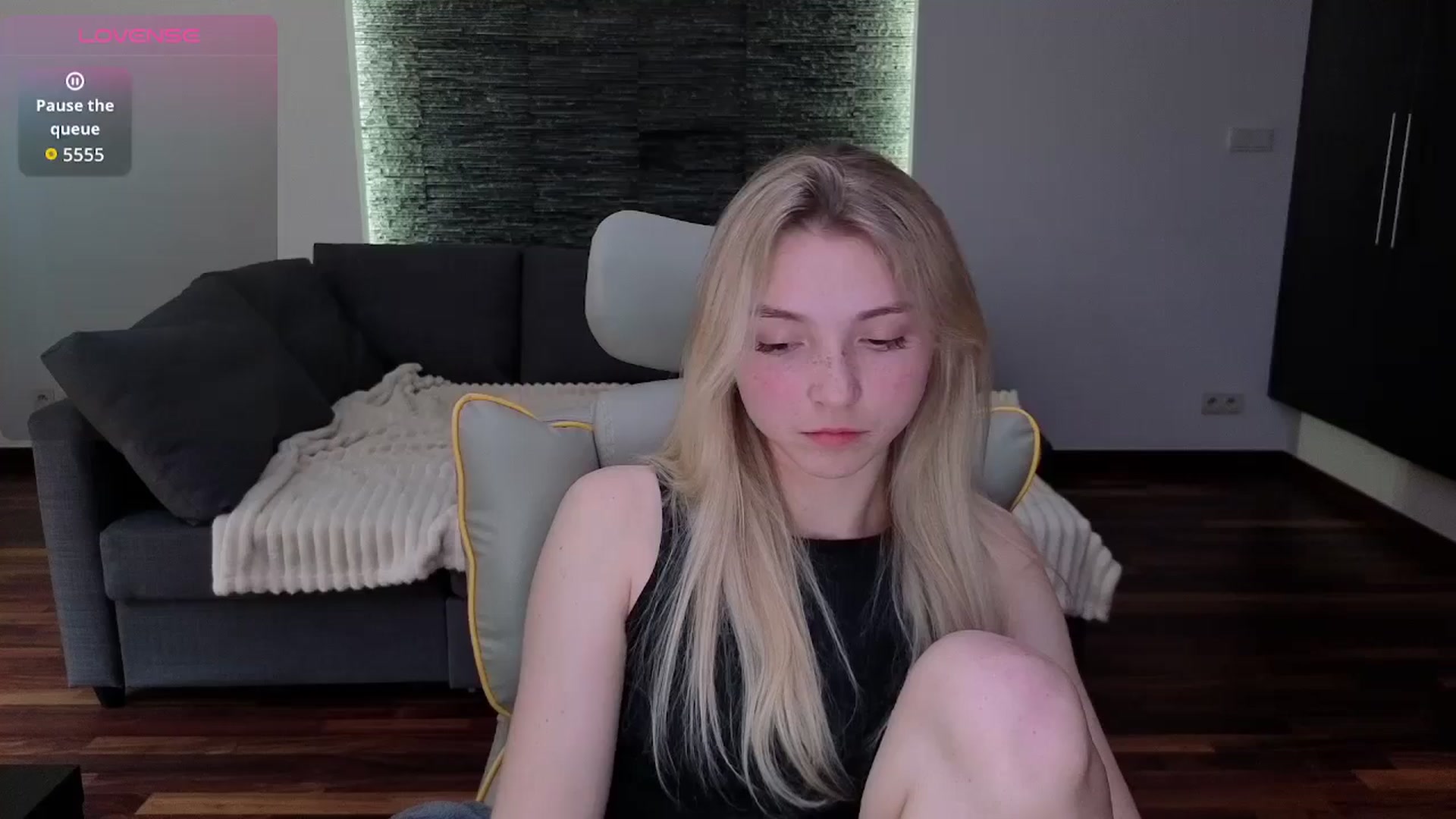 Gallery image thumbnail from Daisyy's myfreecams stream on, 04/15/2026, 14:27 image 18 of 20