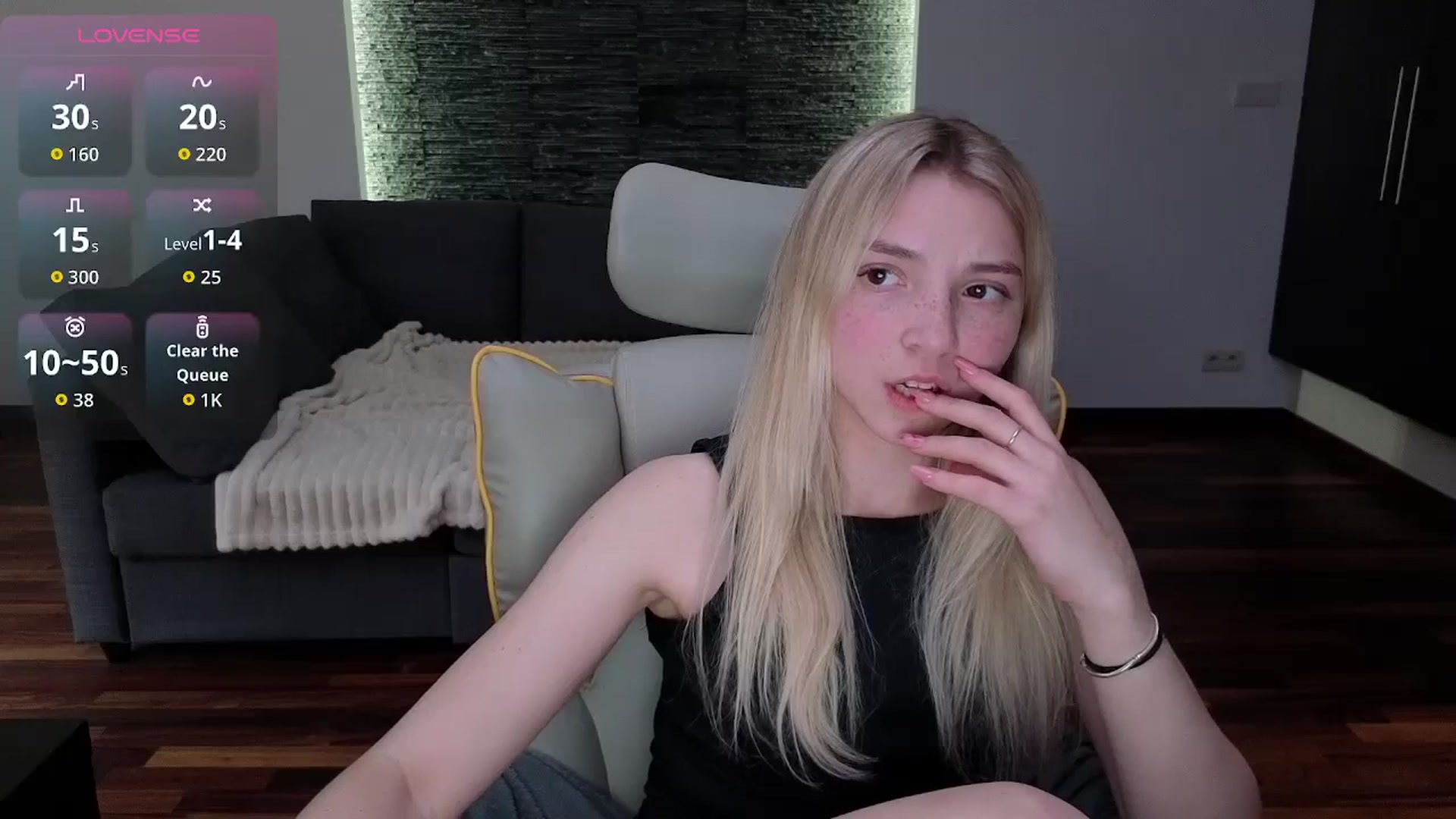 Gallery image thumbnail from Daisyy's myfreecams stream on, 04/15/2026, 14:27 image 4 of 20