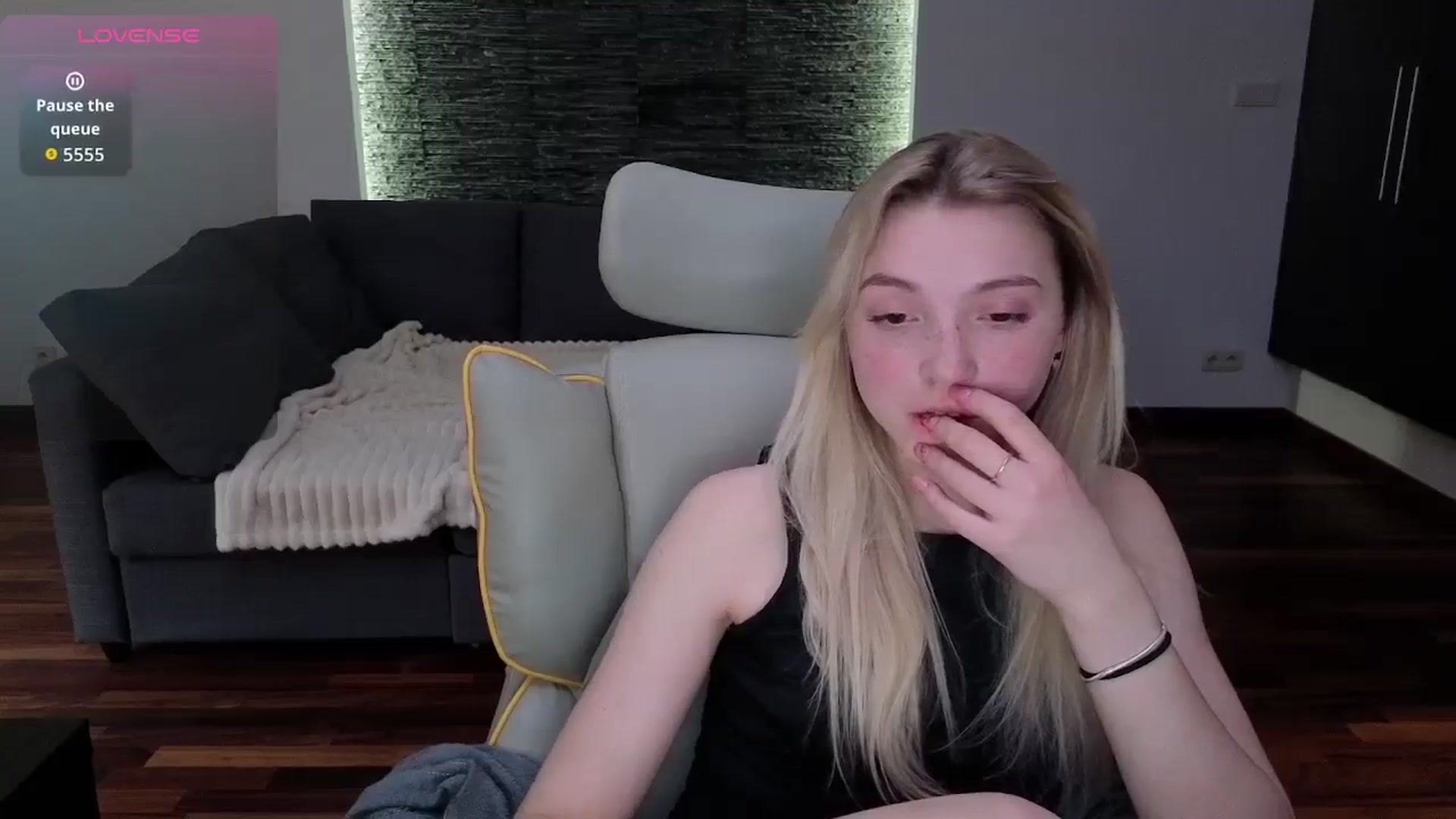 Gallery image thumbnail from Daisyy's myfreecams stream on, 04/15/2026, 14:27 image 7 of 20